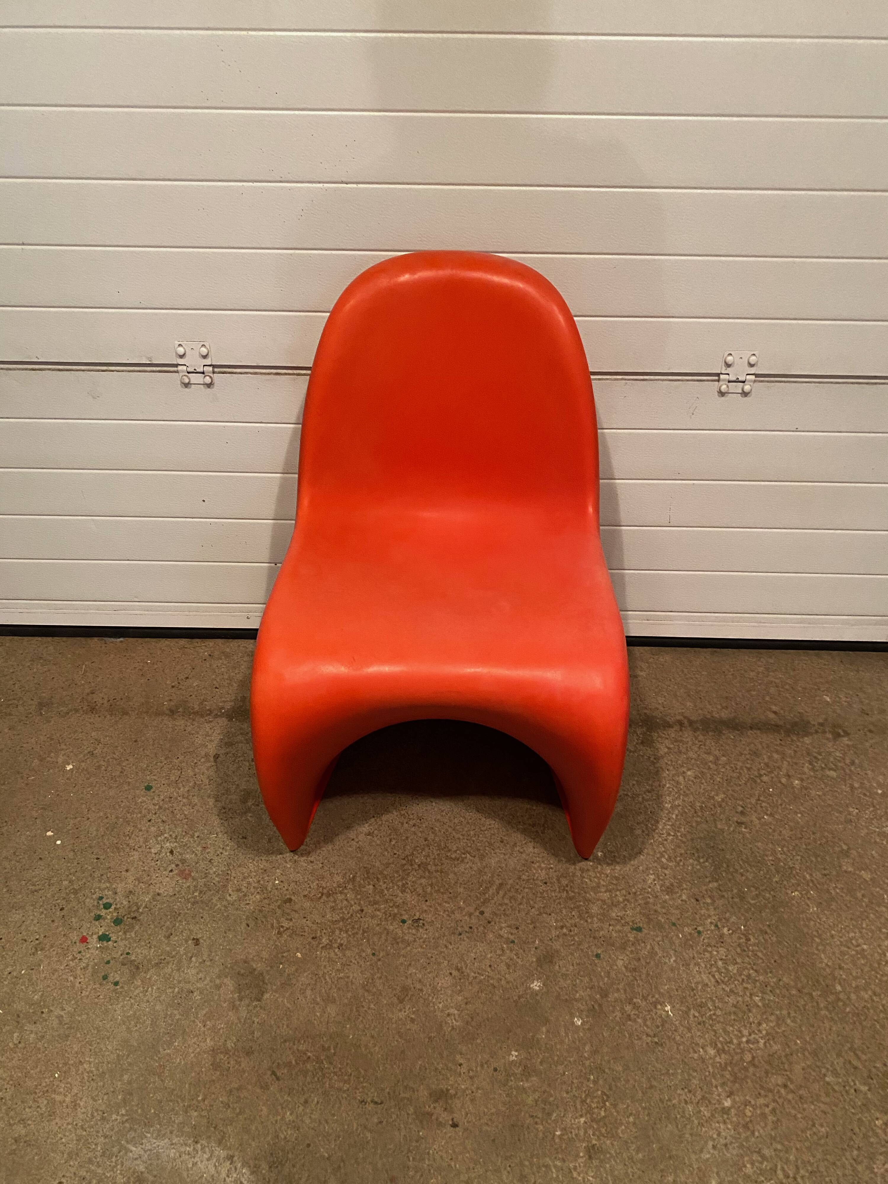 Chaise Verner Pantone