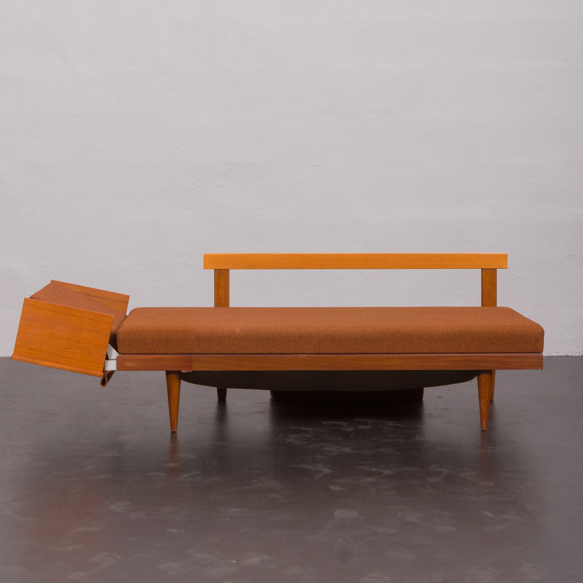 Svane daybed by Igmar Relling in original dark orange wool upholstery, Norway 1970s