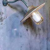 Outdoor industrial wall light