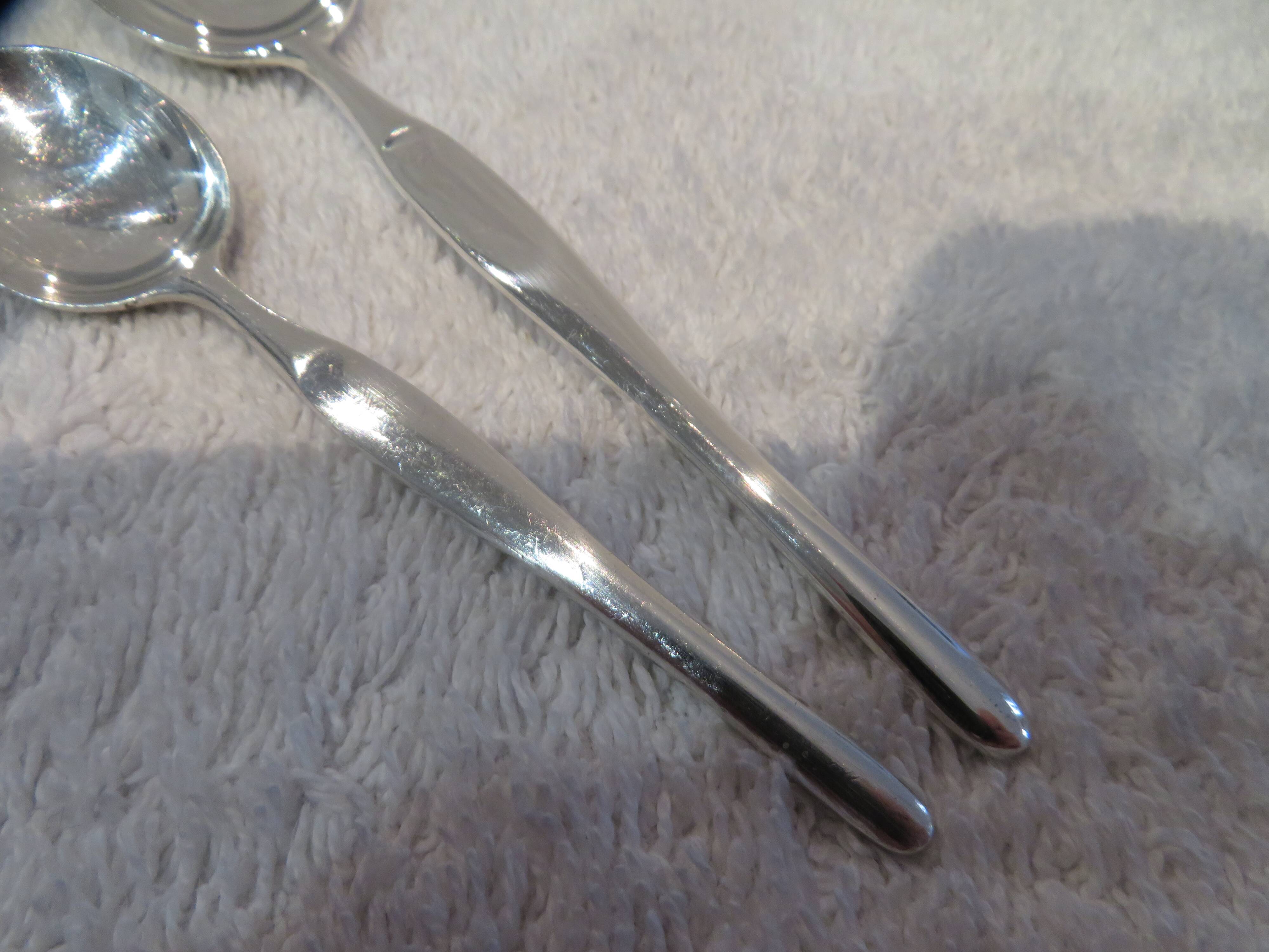 2 Christofle goldsmith mocha and coffee spoons, Duo model, 10 & 13.5cm