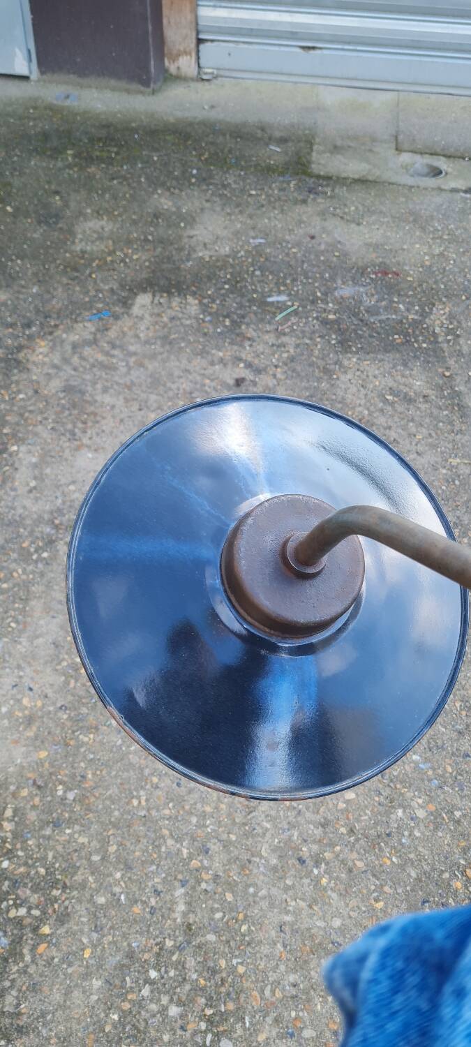 Exterior wall light in enamelled sheet metal