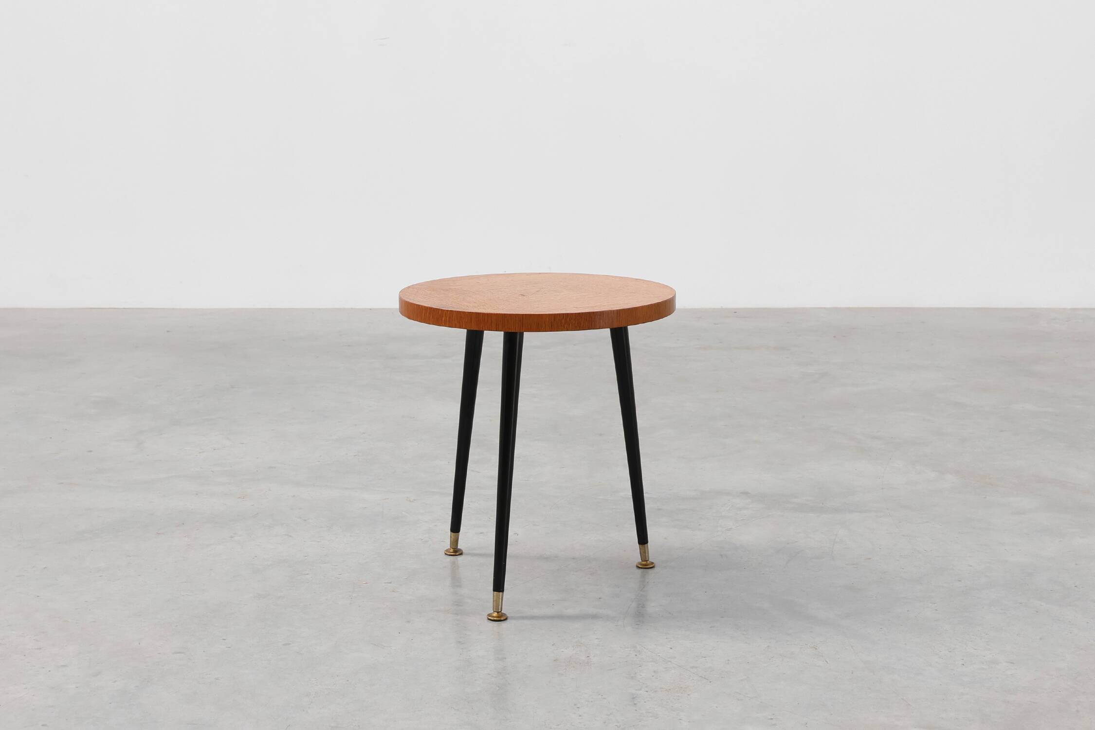 Mid‑Century Tripod Side Table with Black Tapered Legs and Brass Feet, Italy
