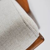 Fauteuil scandinave restauré avec repos-pieds, icône des années 60, tissu marron, teck