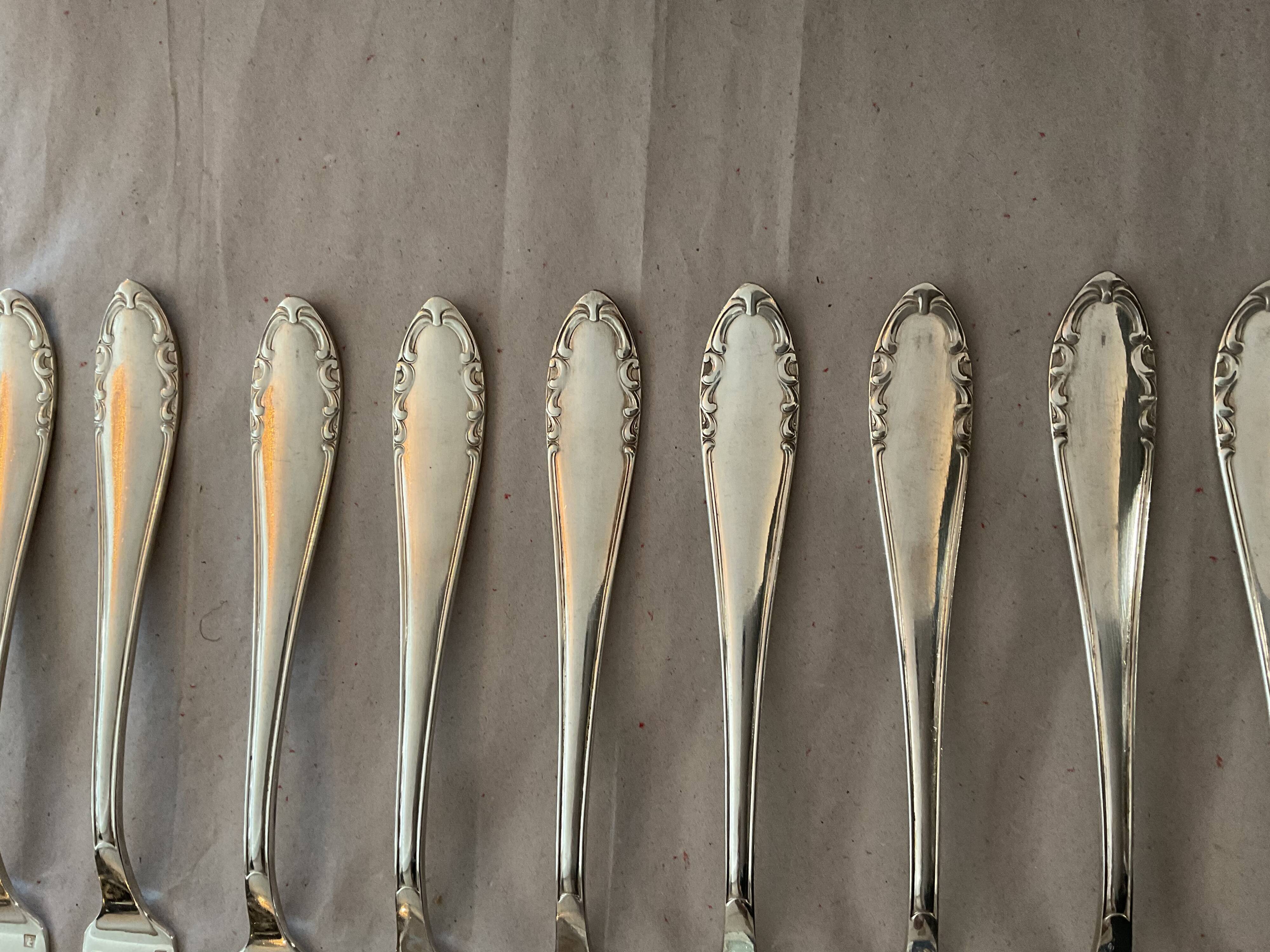 Box 24 cutlery fish .silver metal