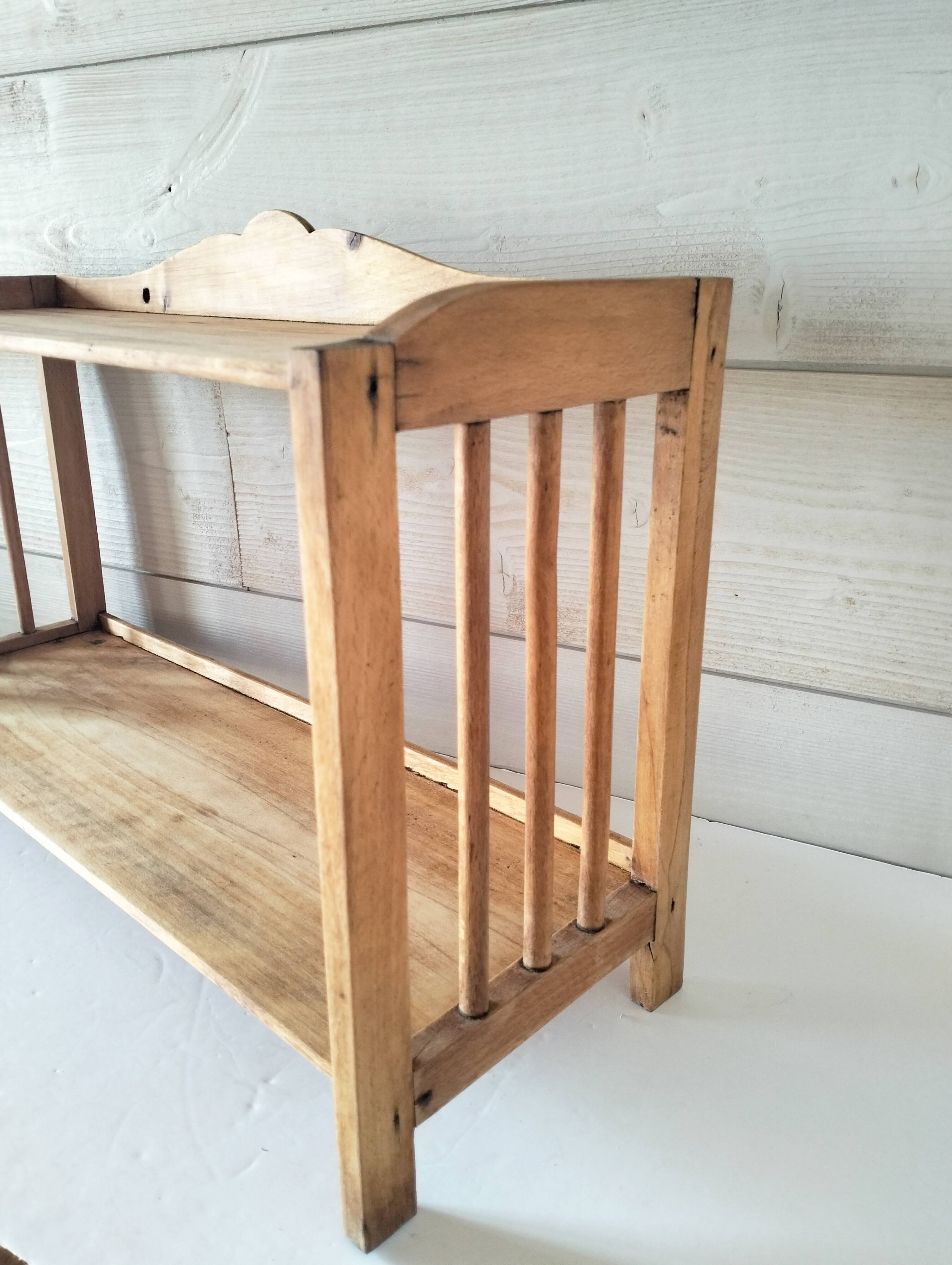 Scalloped wooden shelf