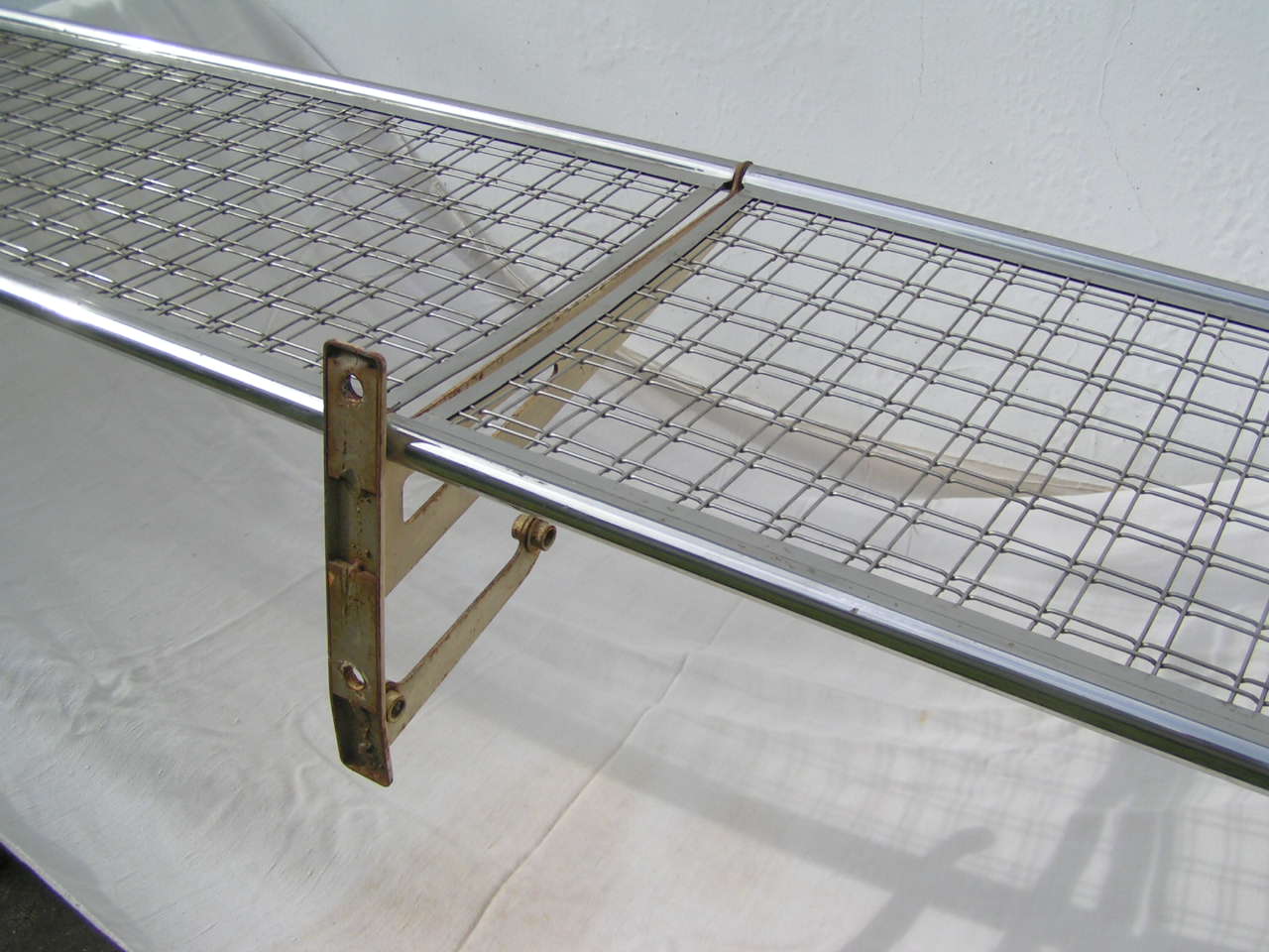 Shelf train luggage rack
