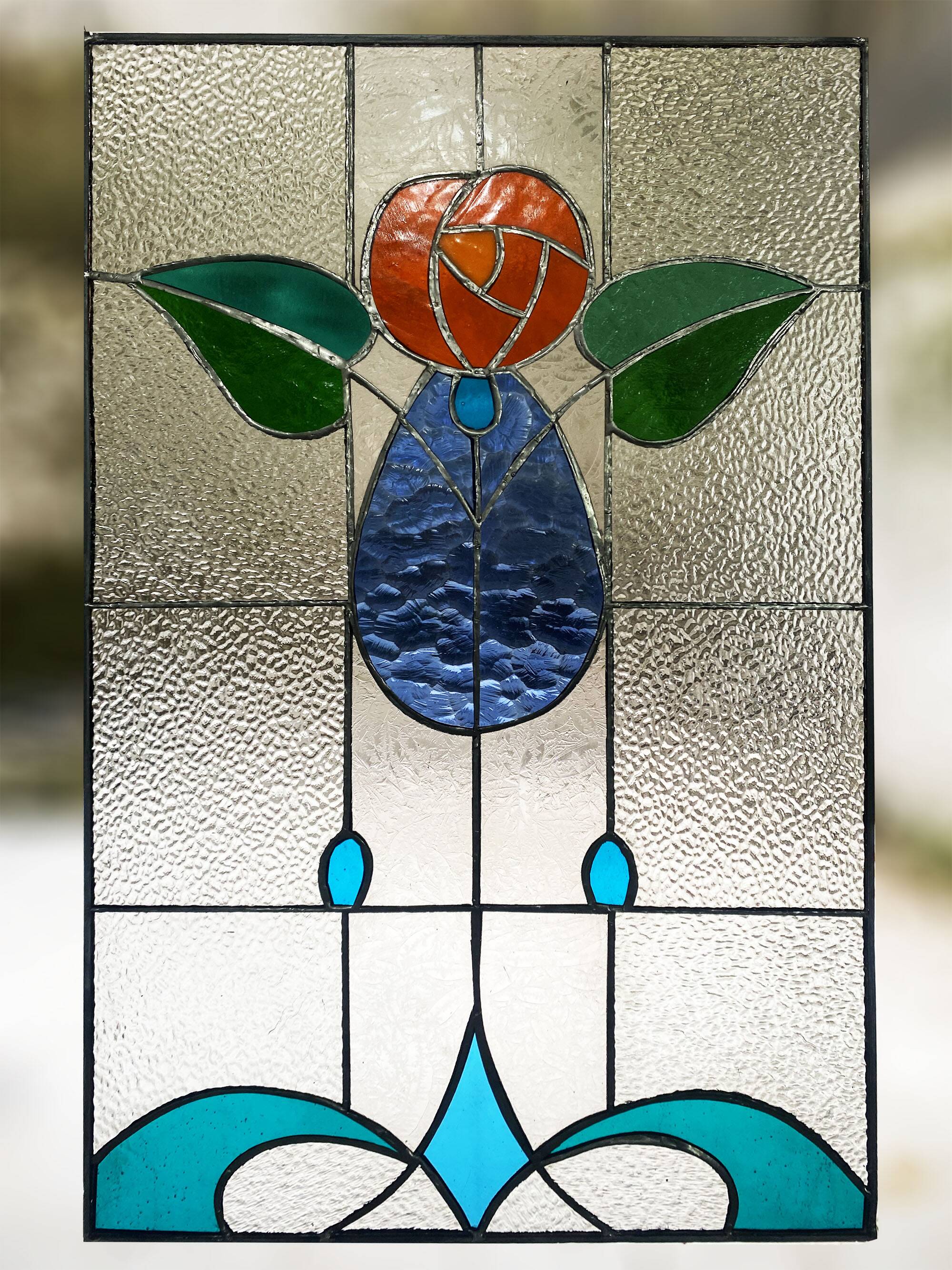 Vitrail décoratif Fleur stylisée – Verre coloré artisanal 40 × 70 cm