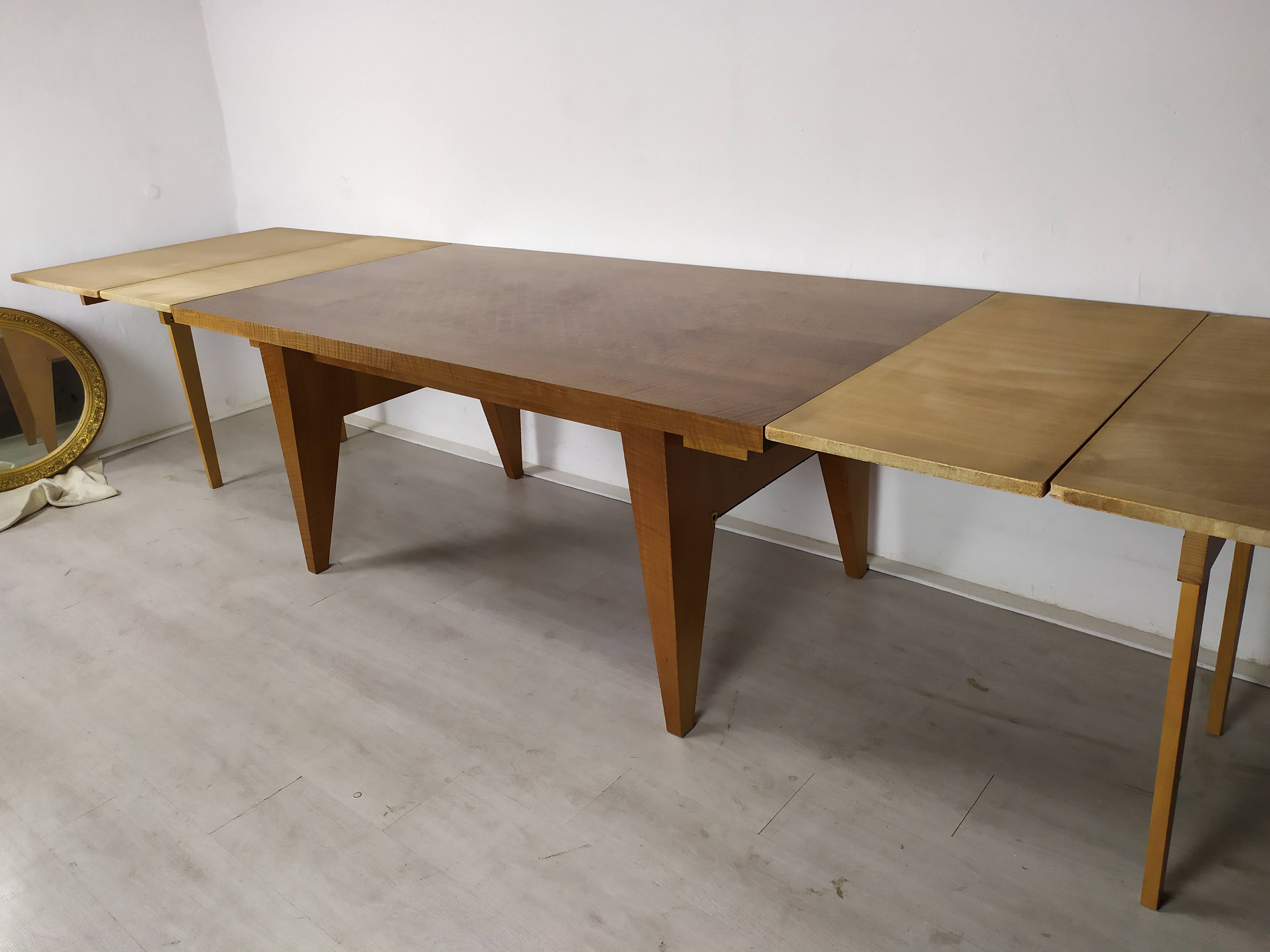 Table a rallonge pied compas