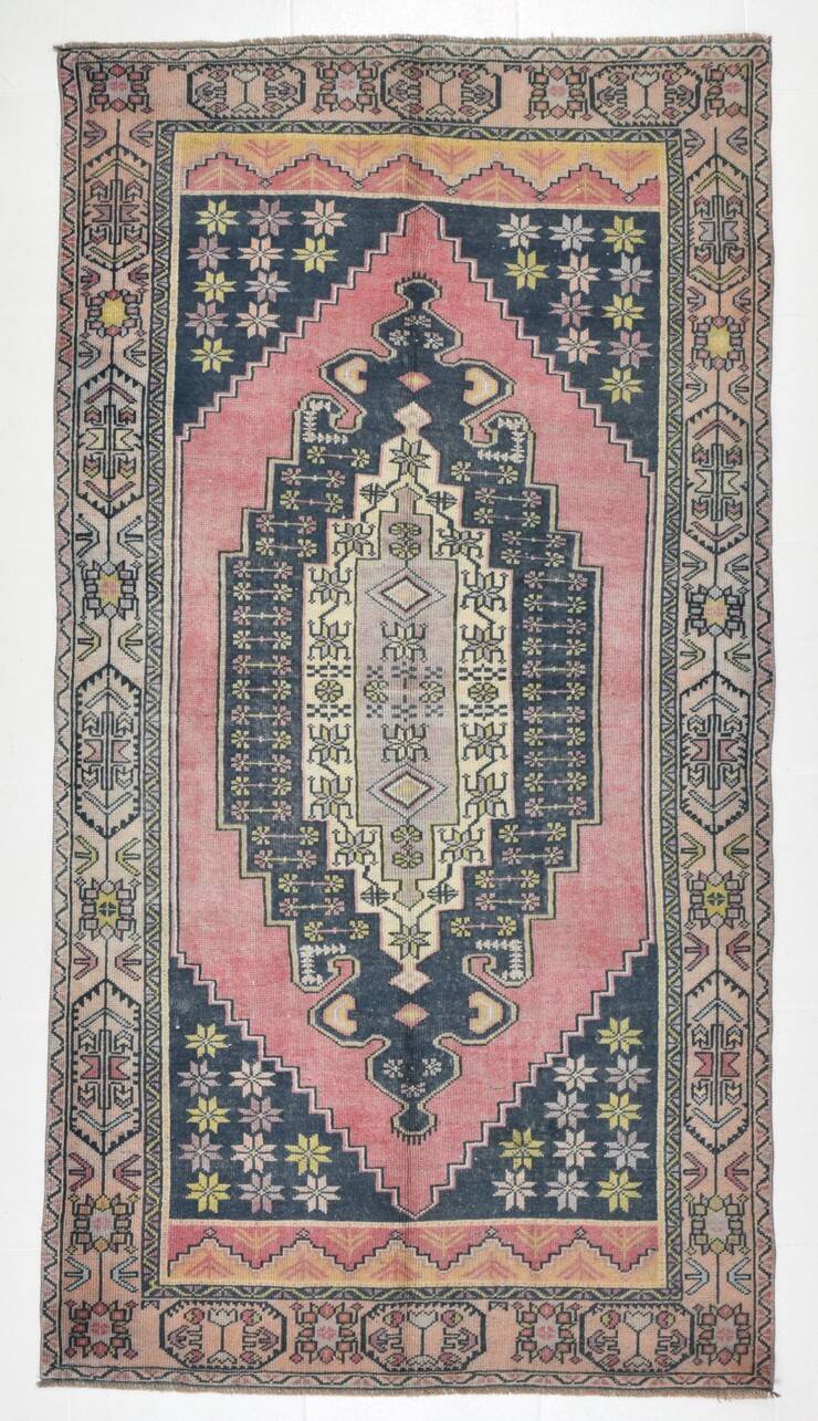 4x8 Turkish Vintage Rug, 123x234Cm