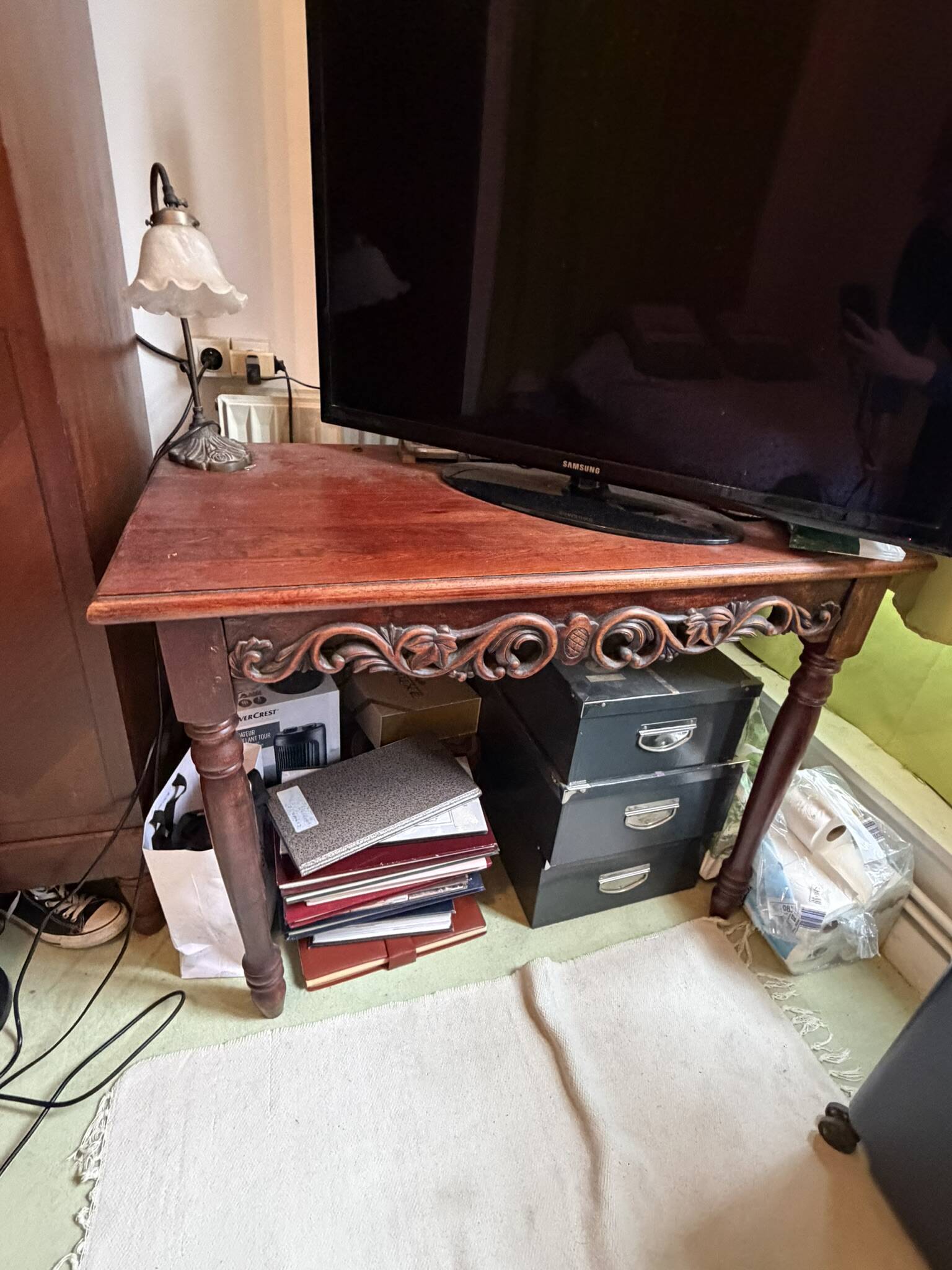 Belle Époque Desk — Carved openwork mahogany, baluster legs