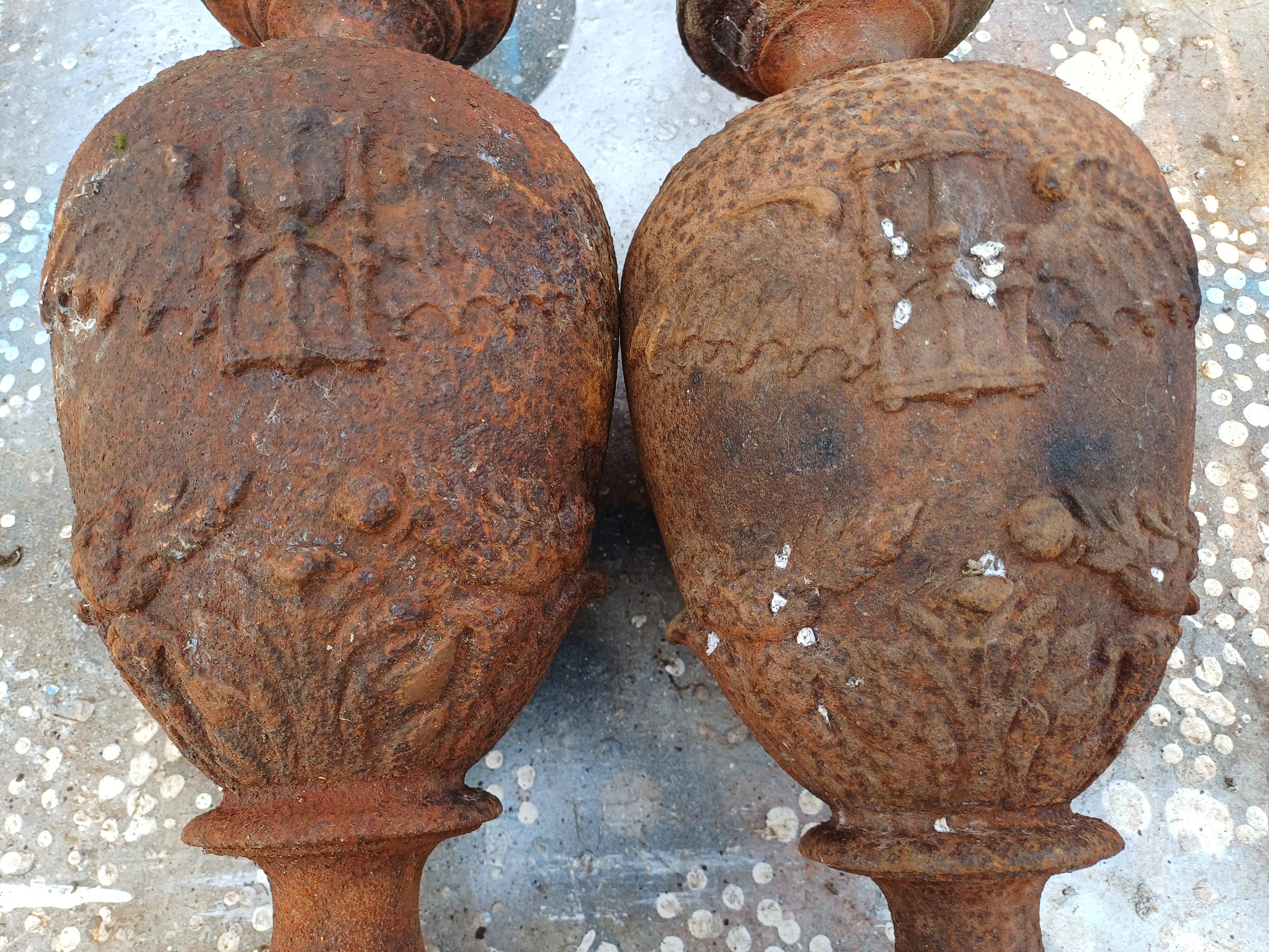 Pair of Cast Iron Fire Pots 1900: Charleville - Mézières