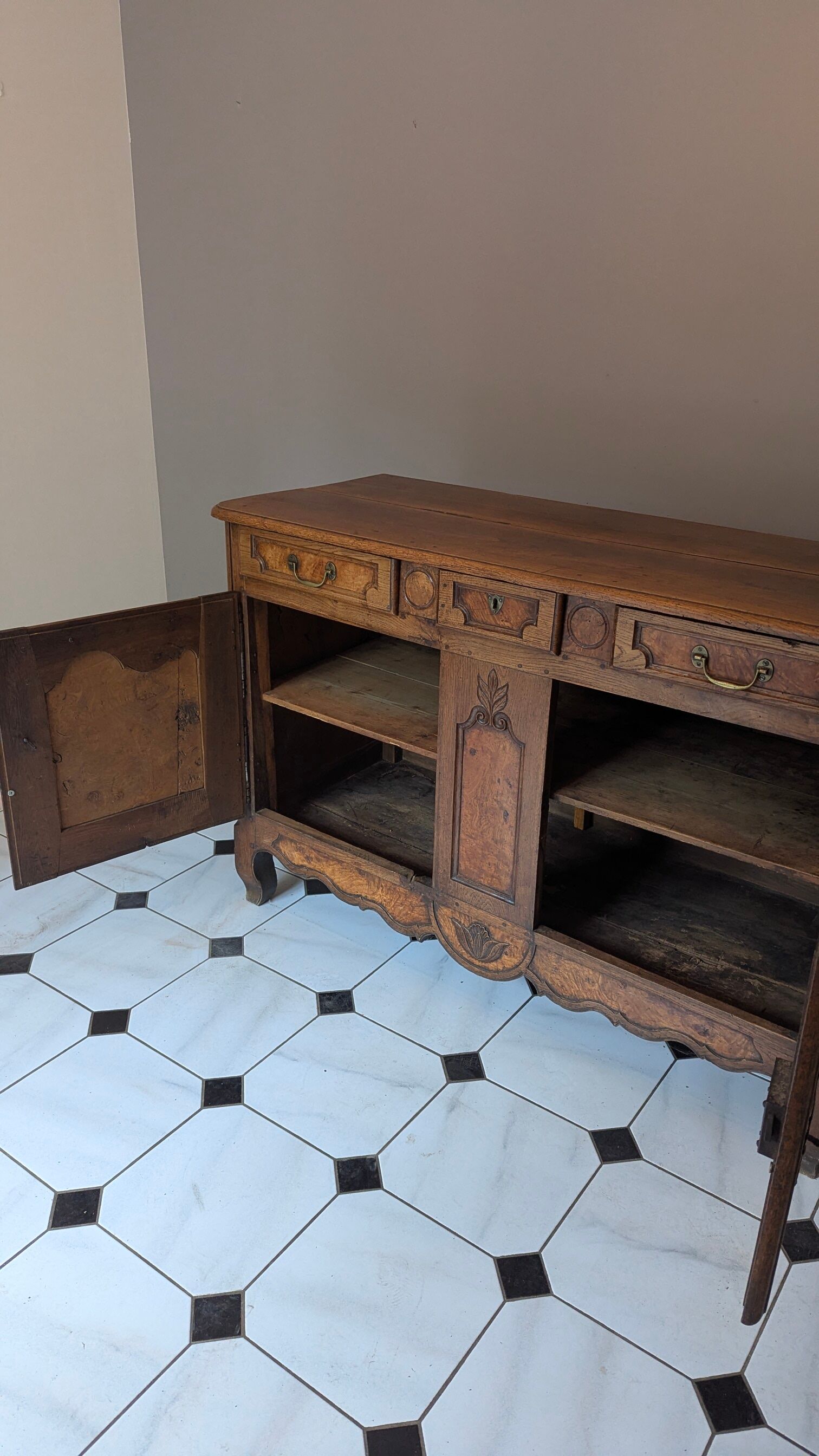 Antique Louis XV style sideboard in oak and walnut – 19th century / Early