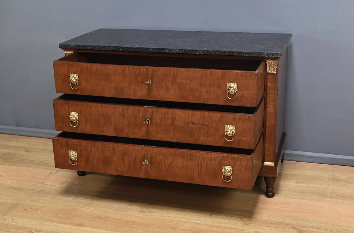 Return from Egypt chest of drawers in mahogany, Empire period – Early 19th century