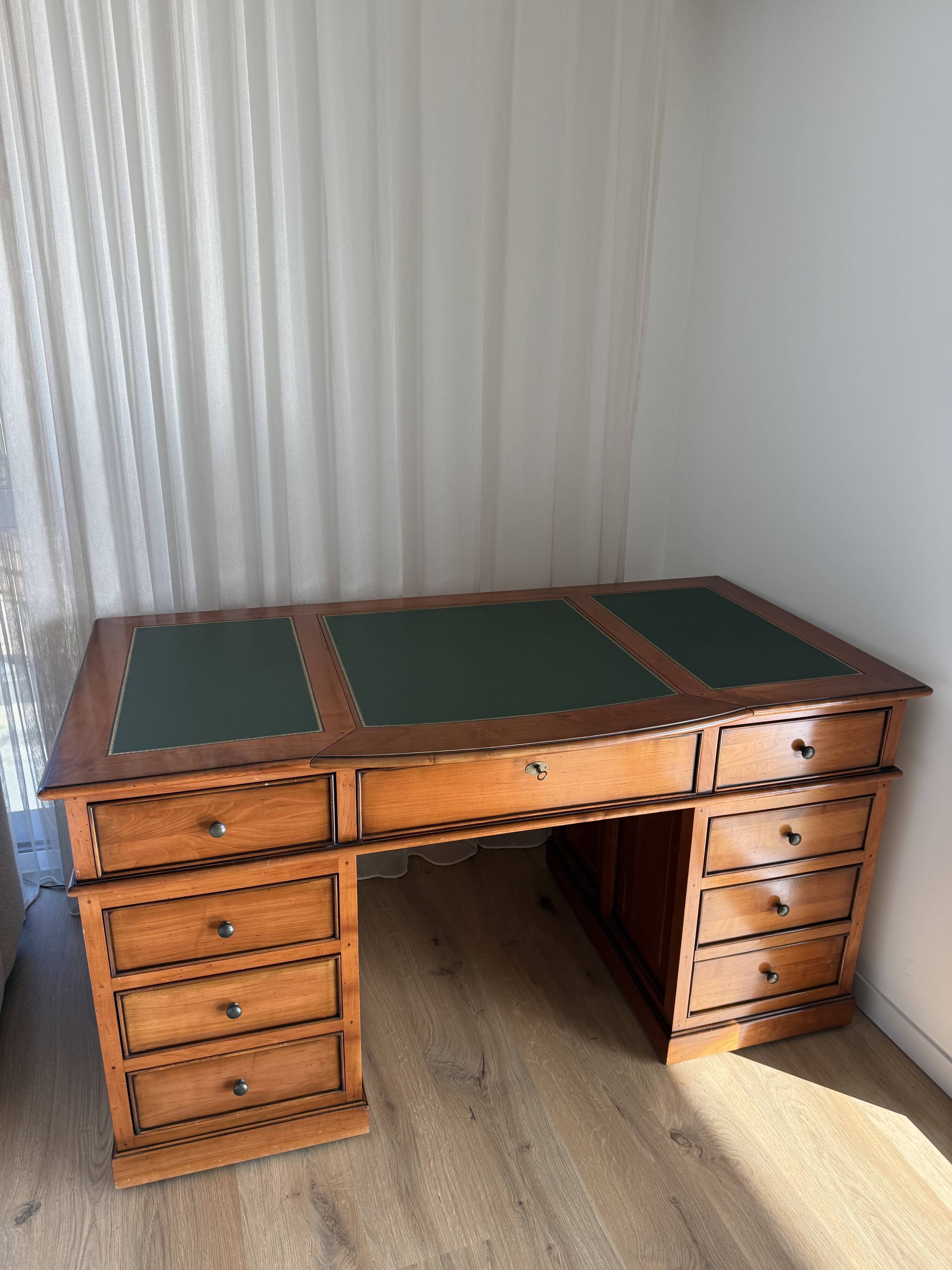 Minister Louis-Philippe's desk in solid cherry wood and leather.