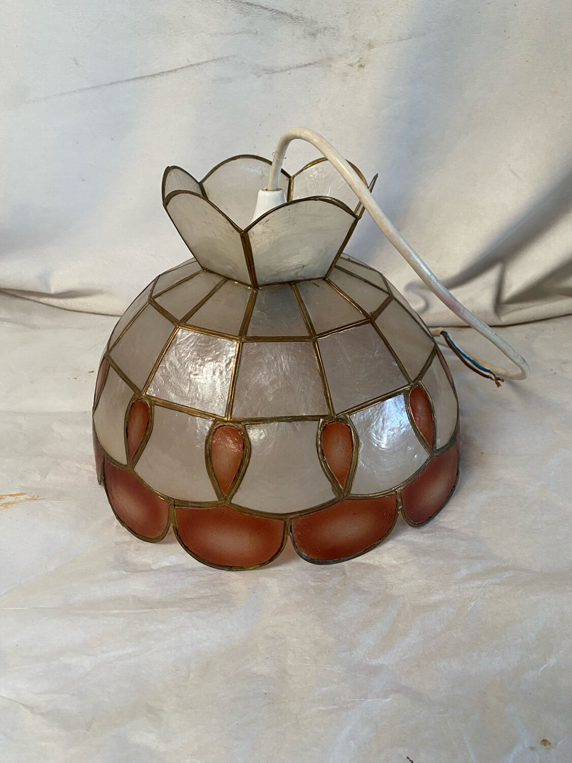 Vintage mother-of-pearl pendant lamp