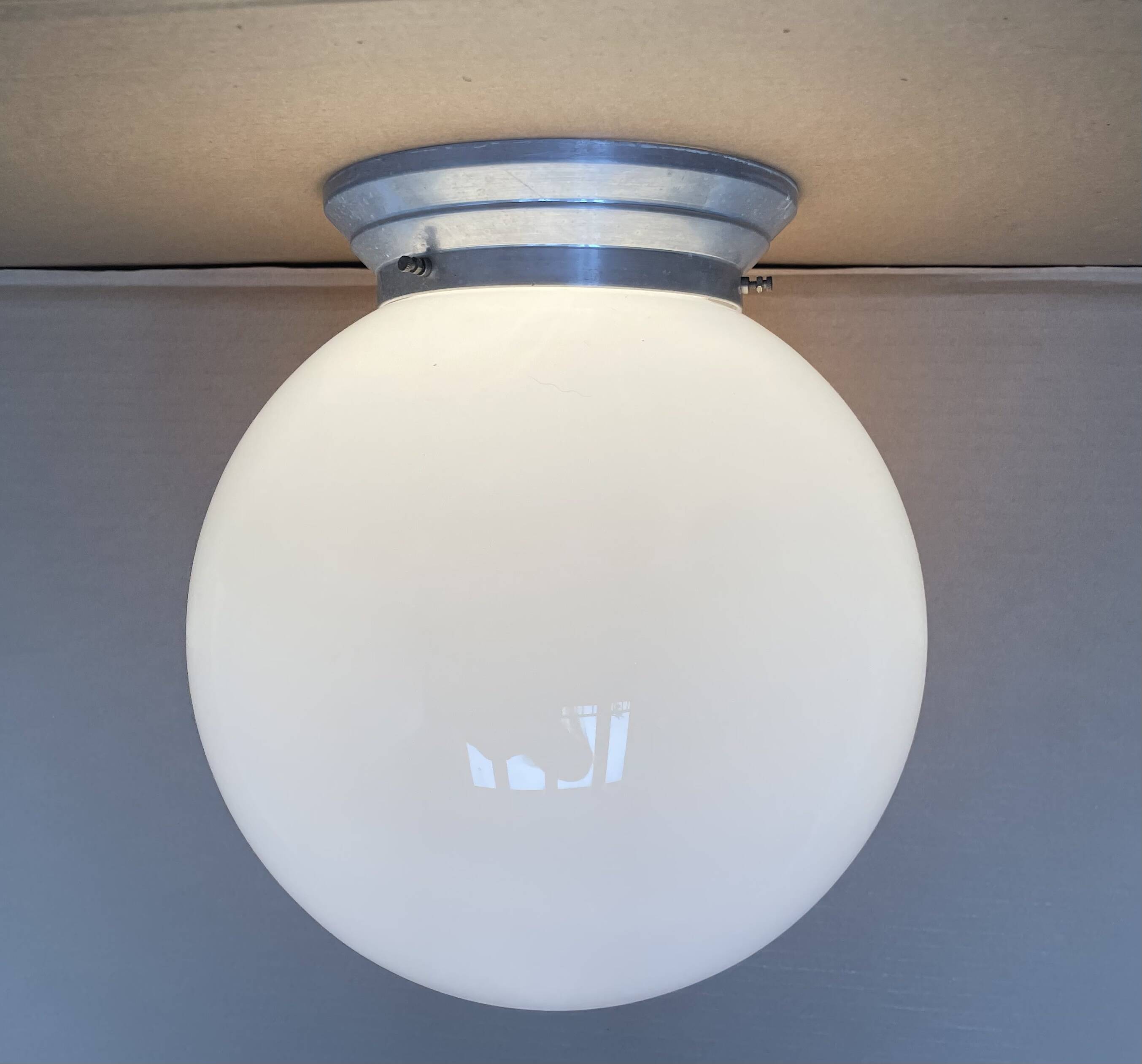 Grand plafonnier / opaline D25cm