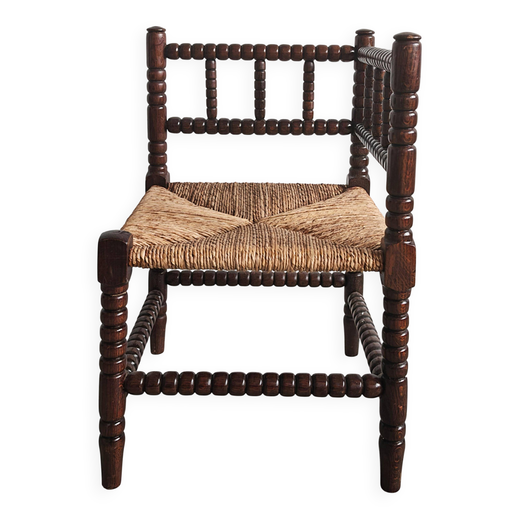 Chaise d’angle française provinciale ancienne en chêne sculpté, 1910