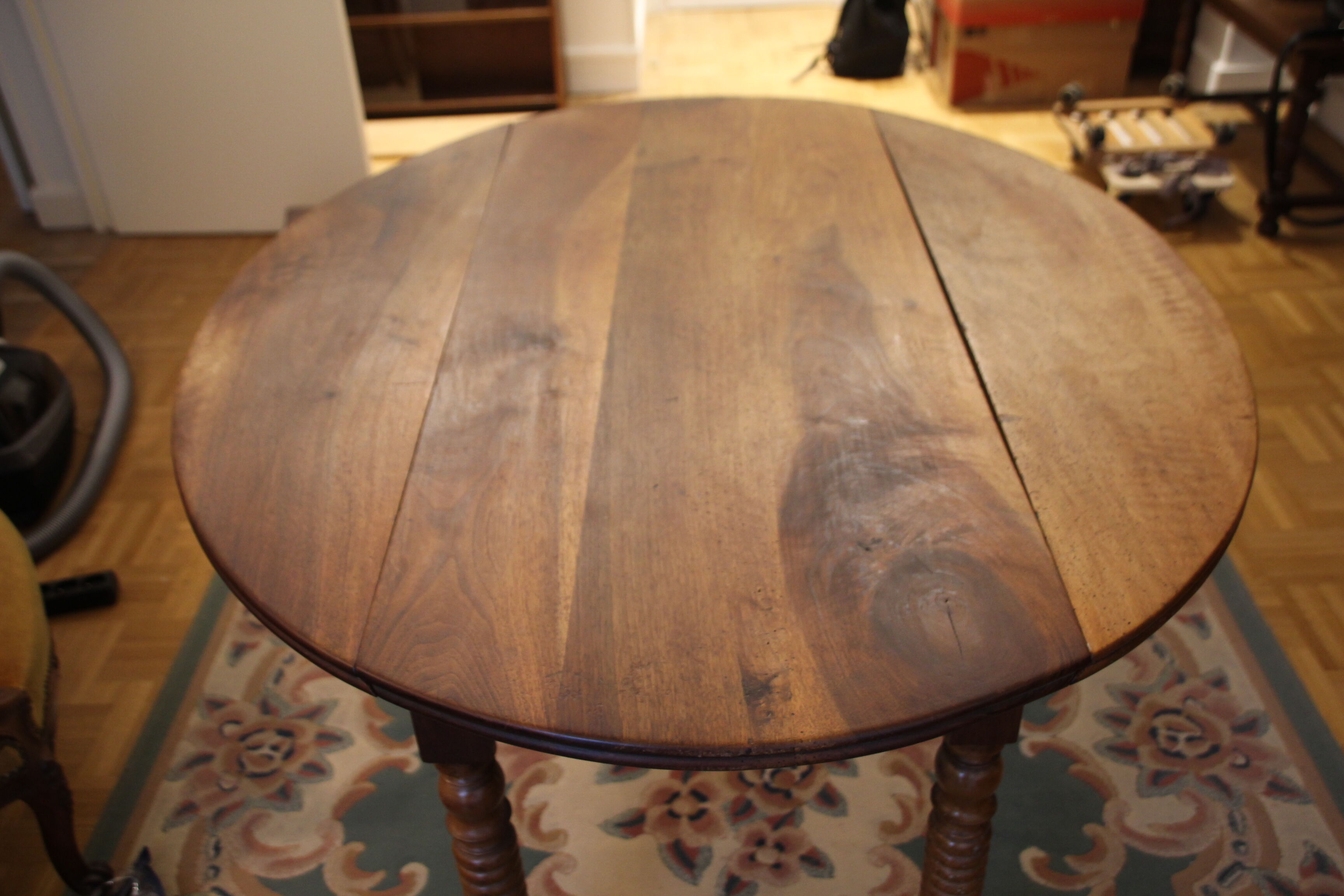 Round table Solid wood