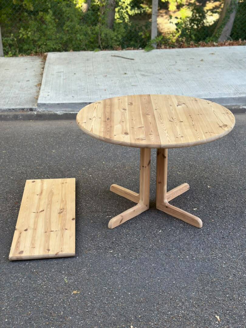 Table à manger ronde décapée extensible style Rainer Daumiller Hirtshal 146