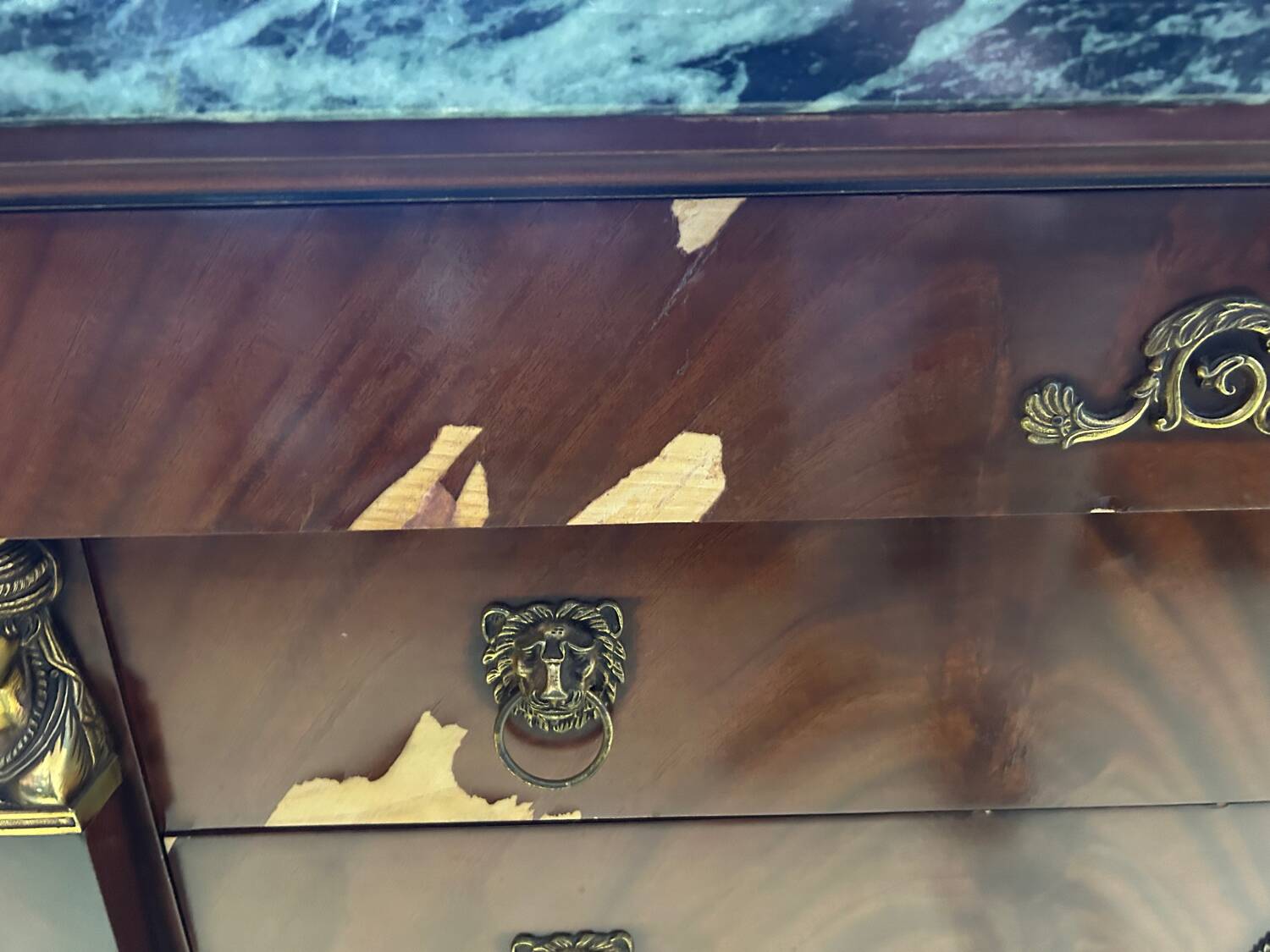 Commode style Empire