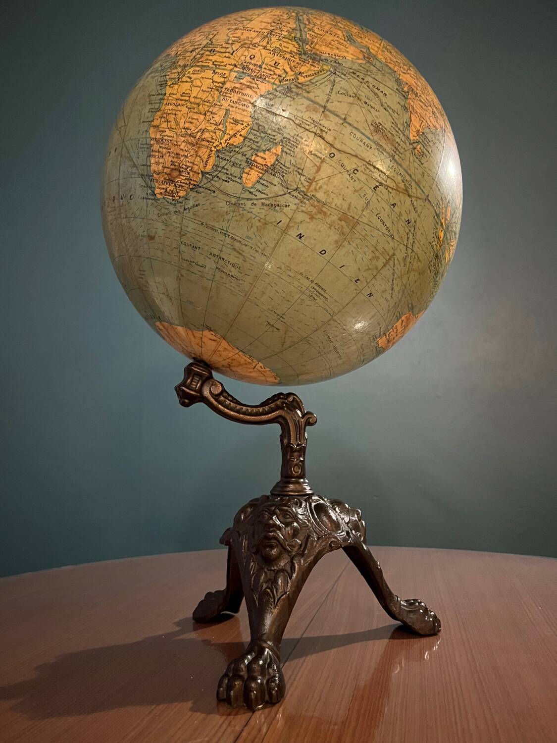 Terrestrial globe G Thomas Paris