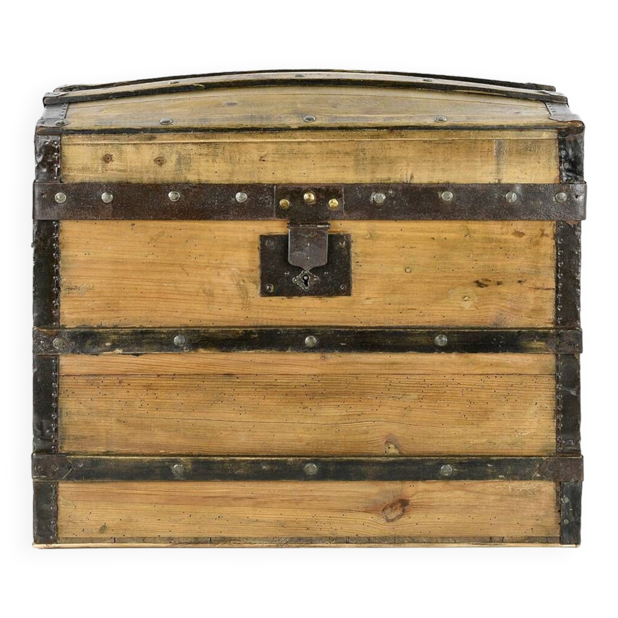 Wooden transport trunk with steel reinforcements
