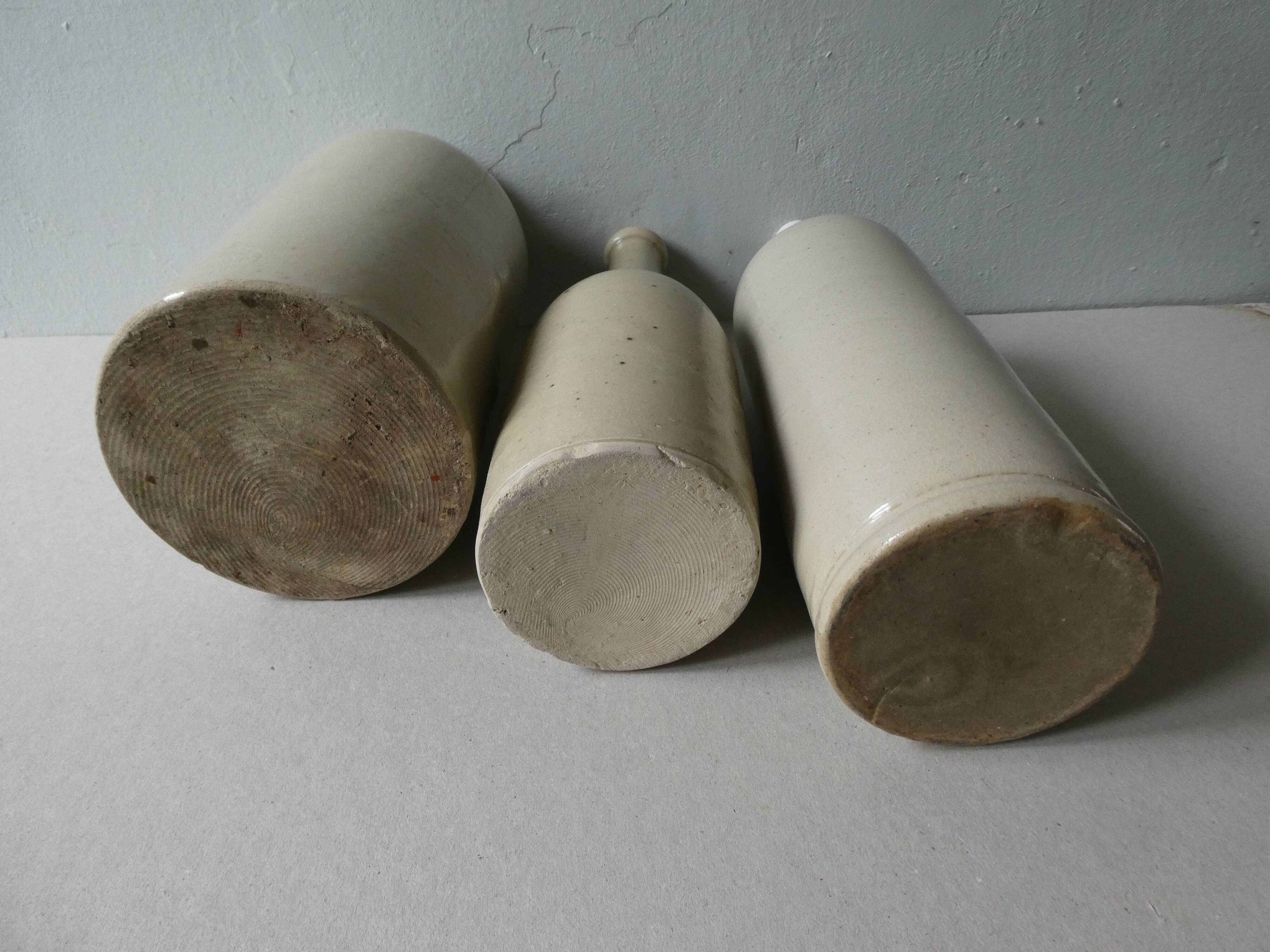 Lot de 2 bouteilles et 1 pot en grès