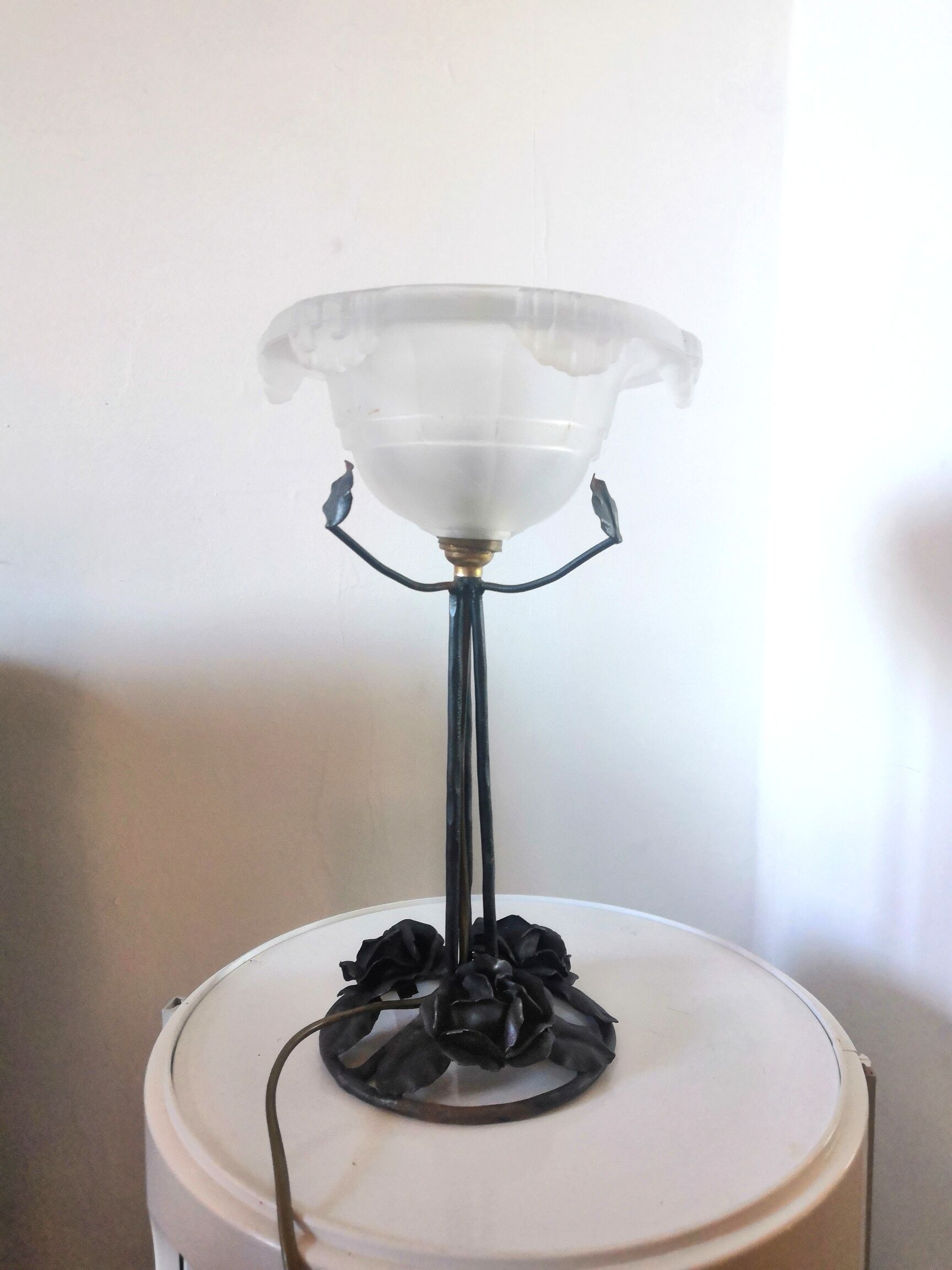 Vintage lamp frosted basin foot with floral decoration design 60s - 70s