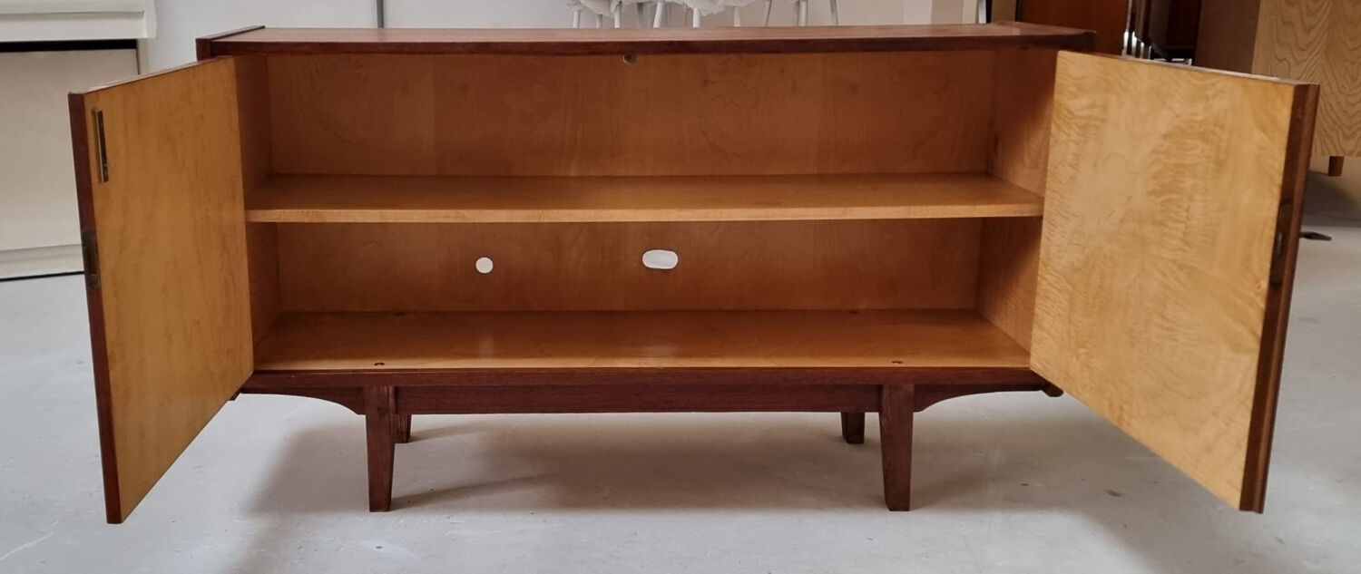 Buffet du milieu du siècle