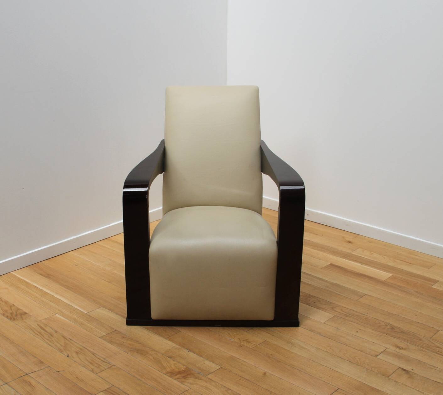Ying armchair, Hugues Chevalier