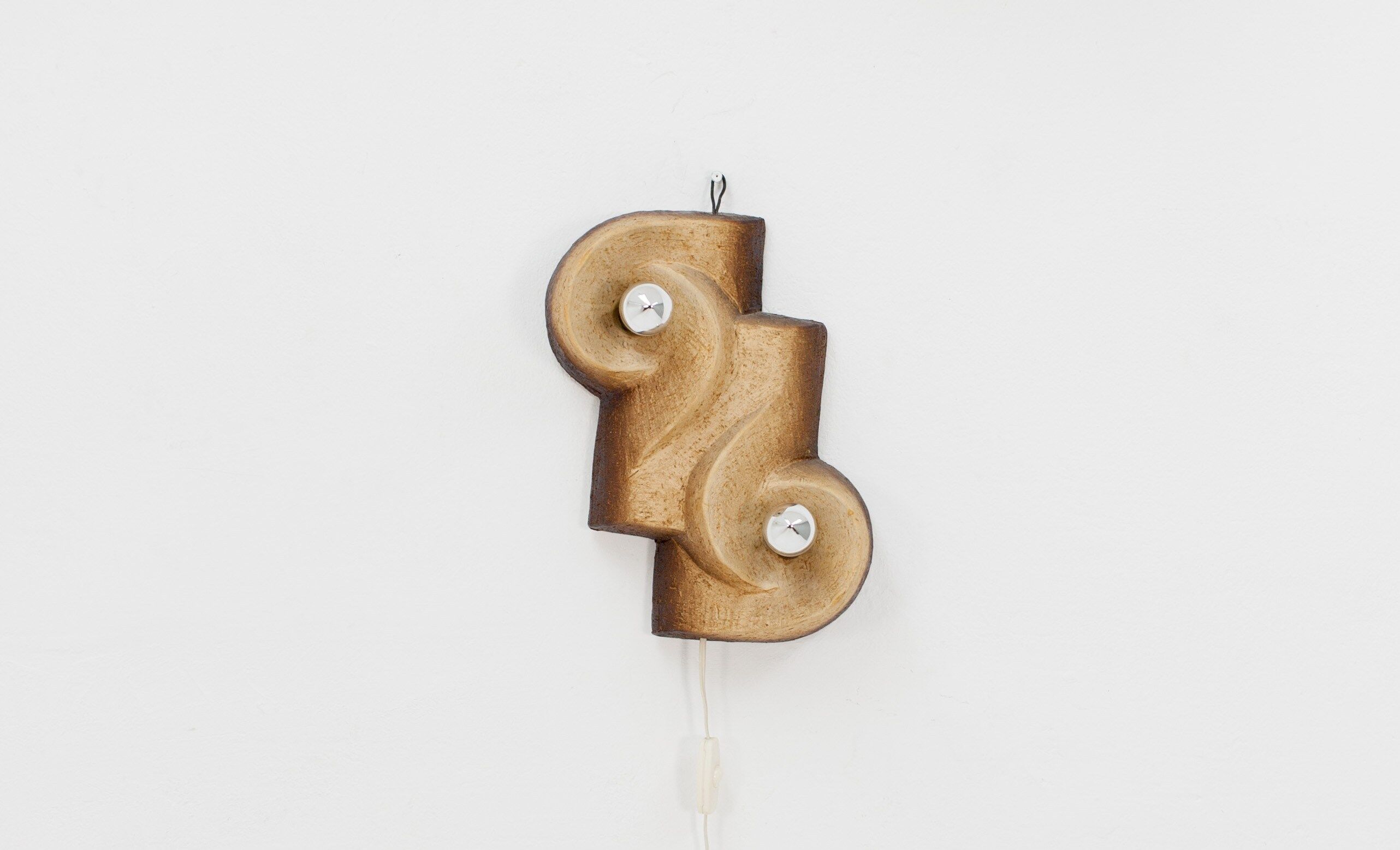 Wall mounted ceramic 60s