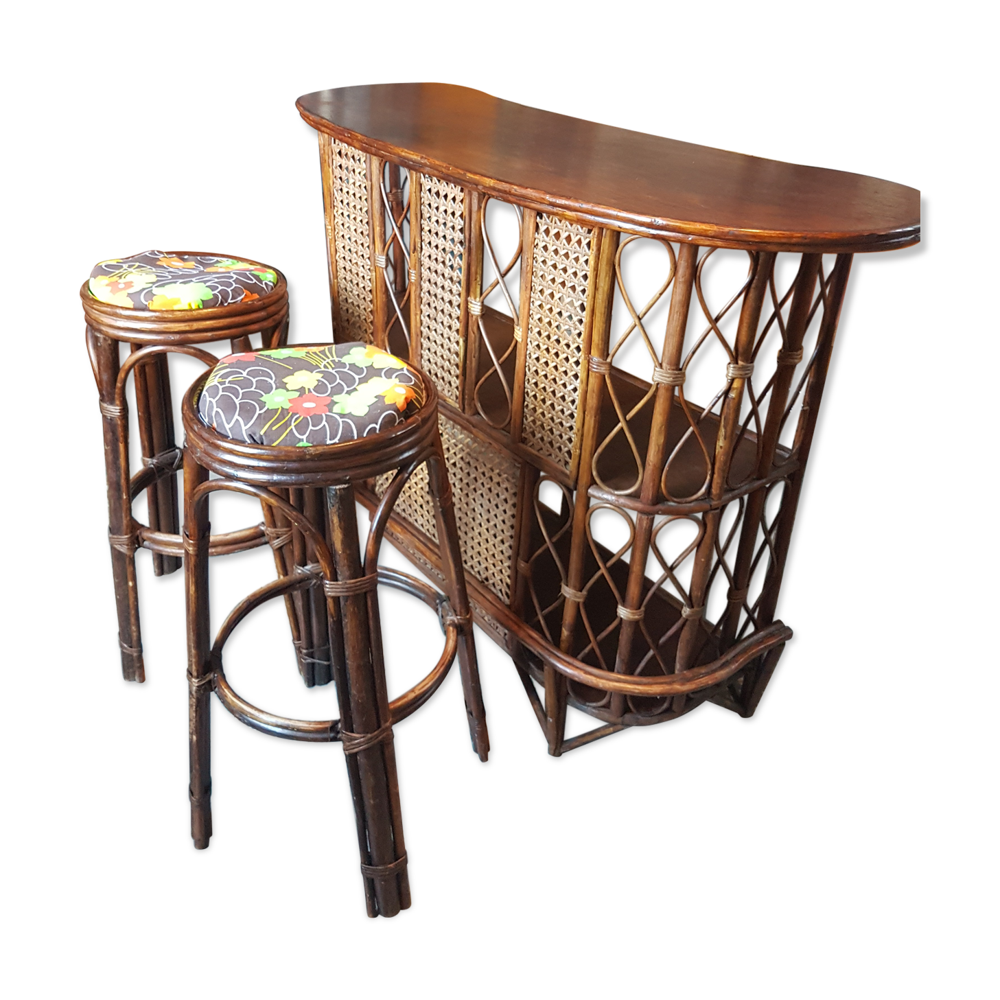 Bar rotin cannelé  et ses 2 tabourets