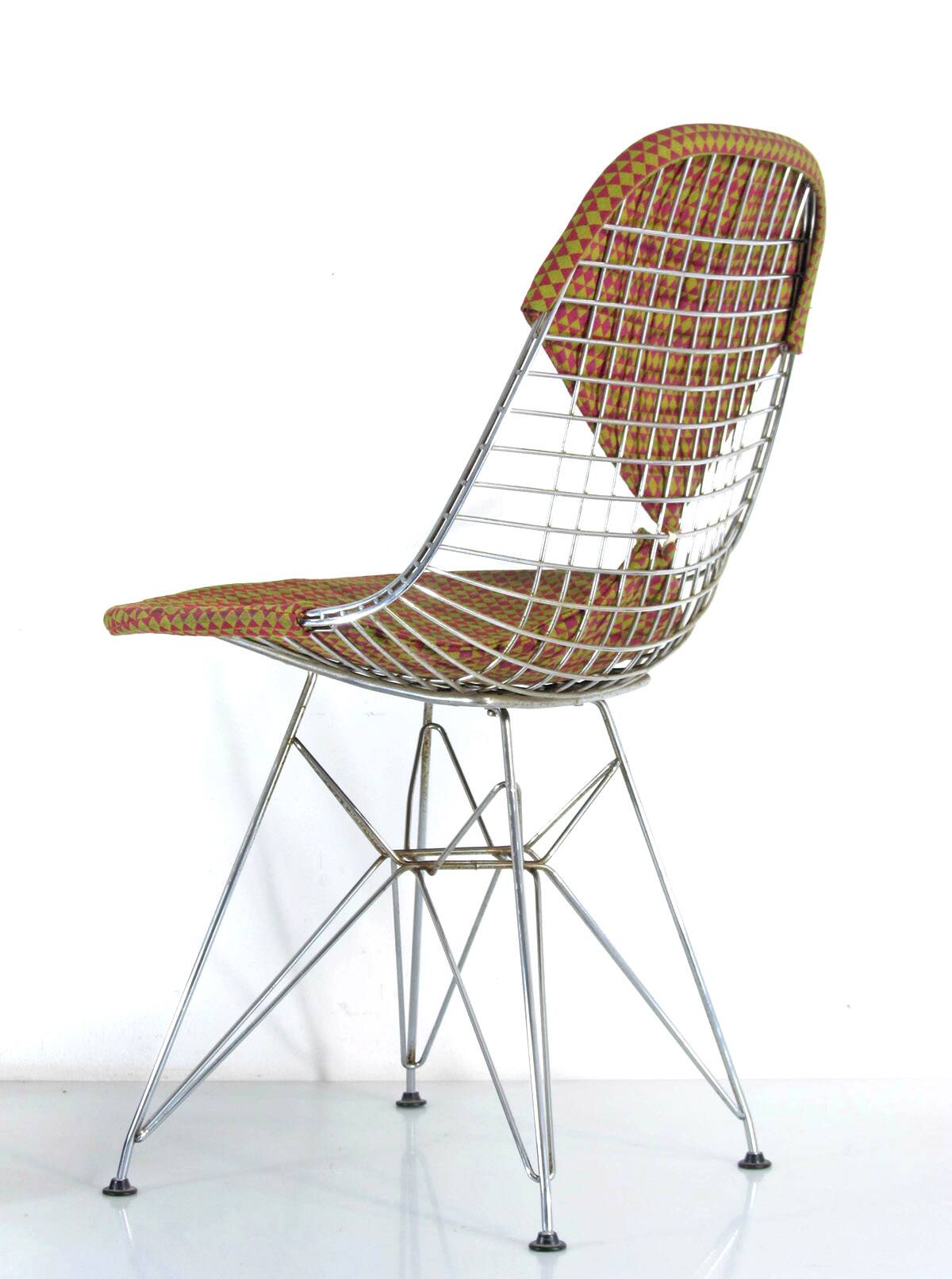 Eames DKR-2, Alexander Girard wire chair