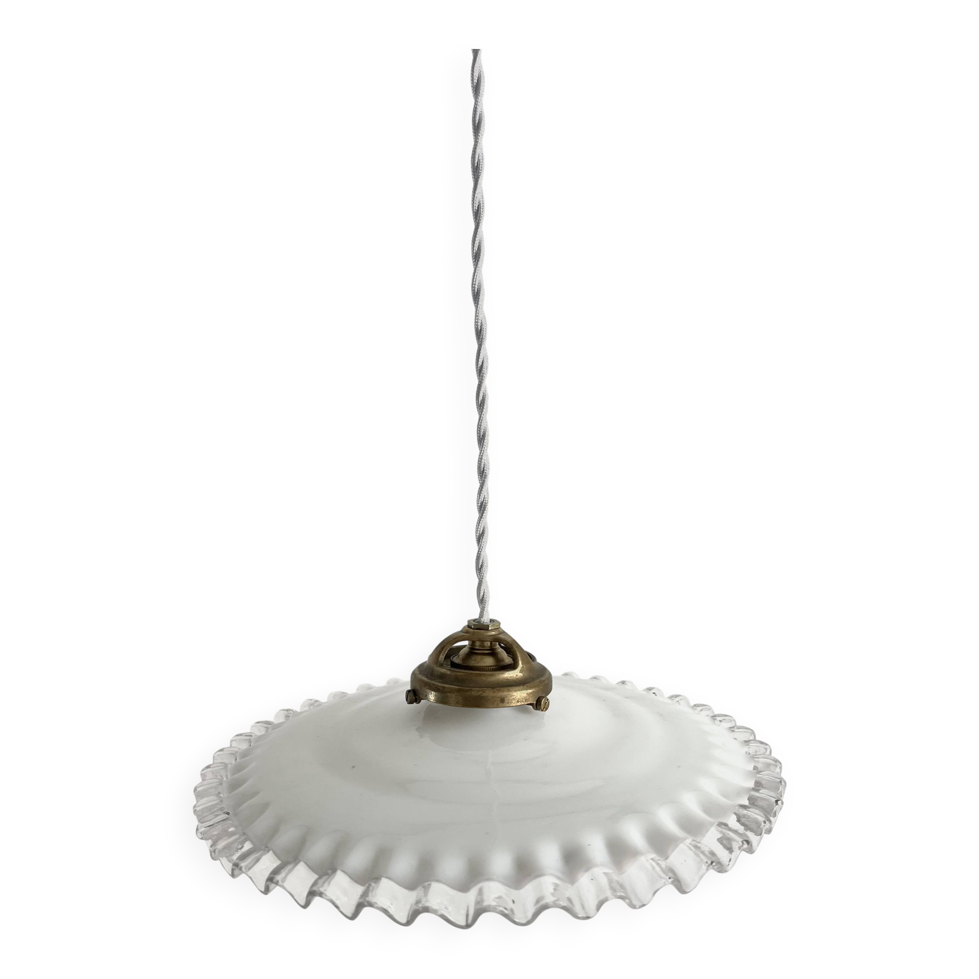 White lace opaline suspension