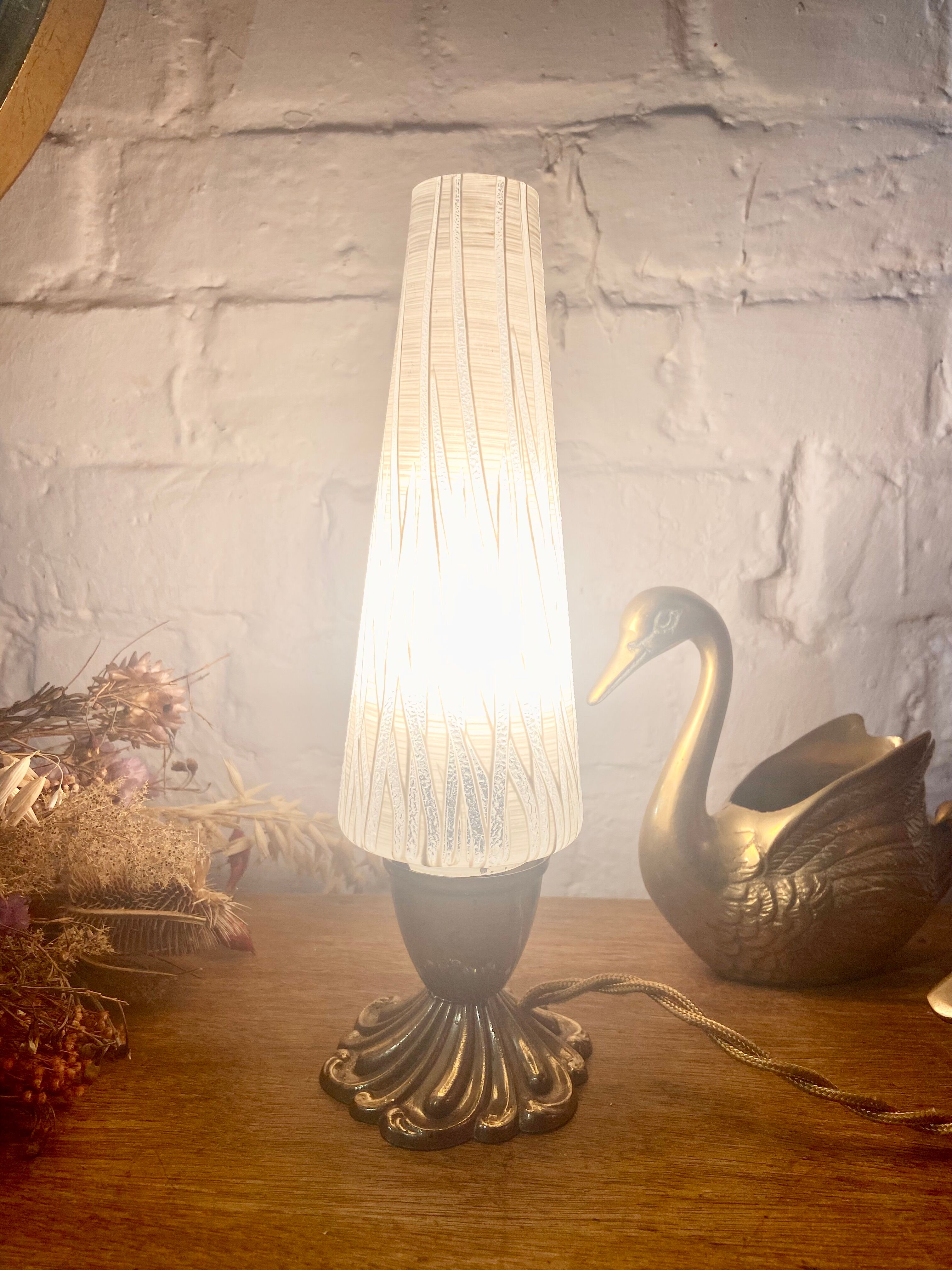 Table lamp