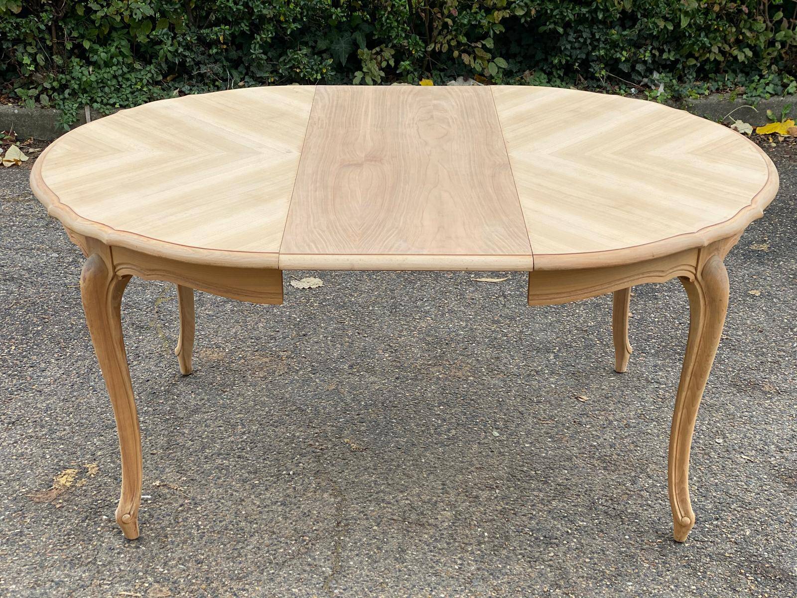 Louis XV style oval extendable round table renovated in raw wood