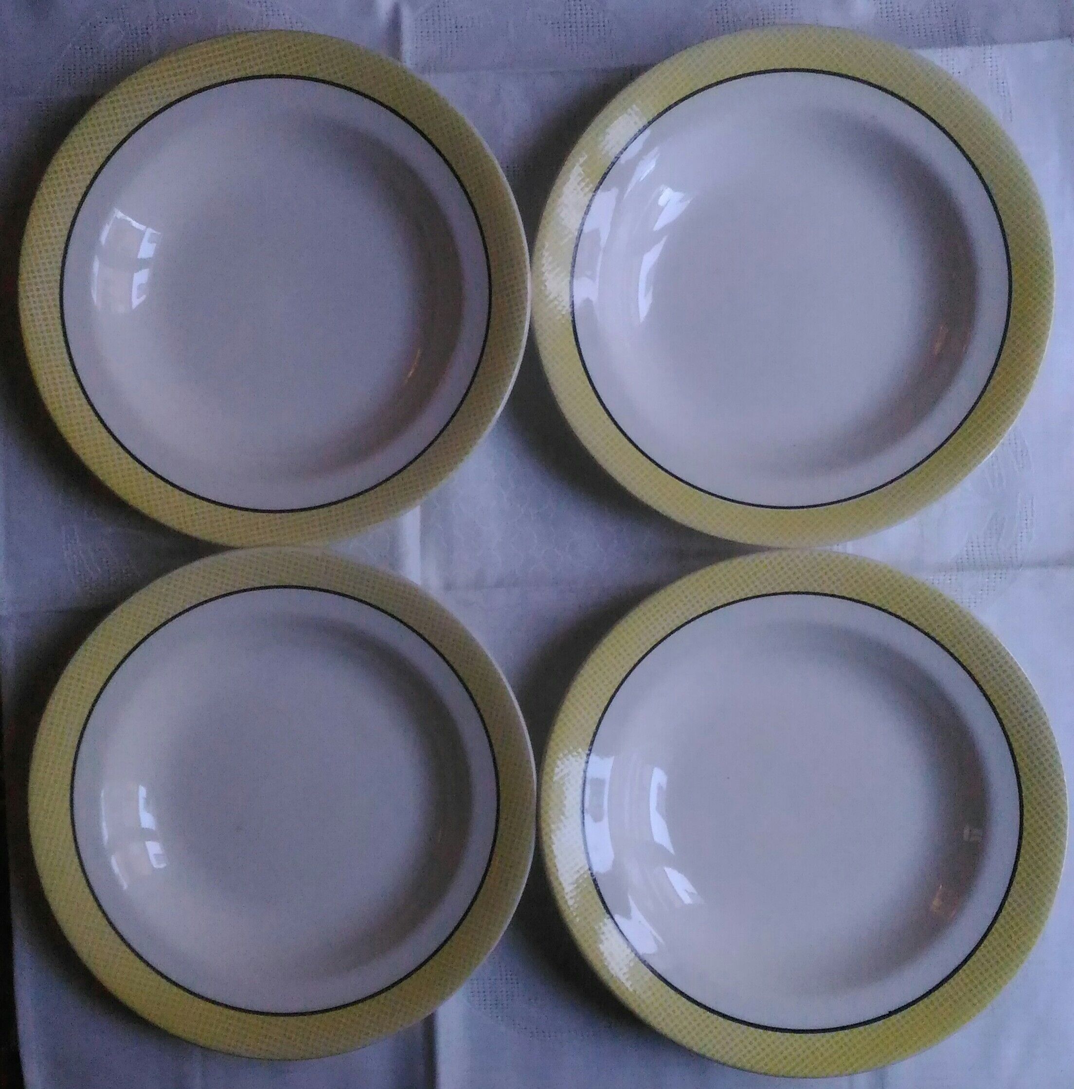 4 salins hollow plates