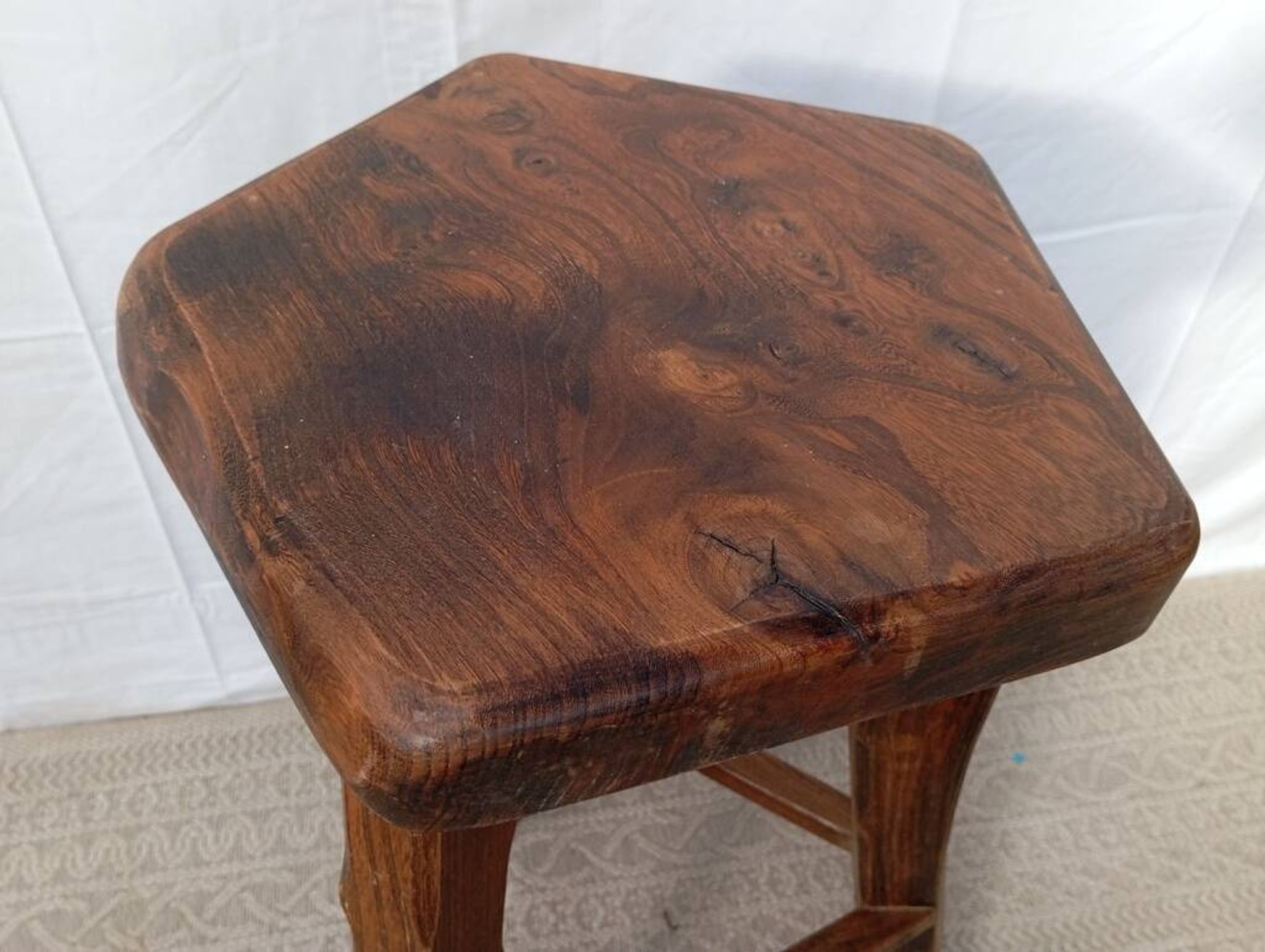 Tabouret de bar en orme esprit Olavi Hanninen