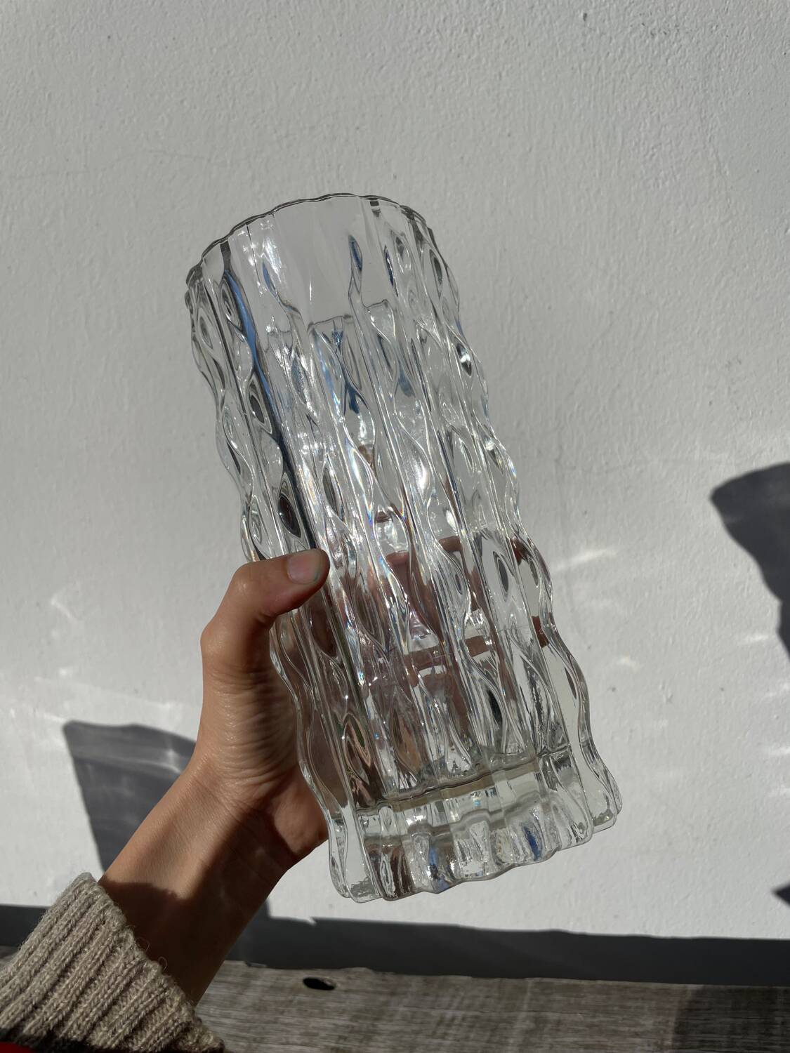 Vase en verre épais transparent