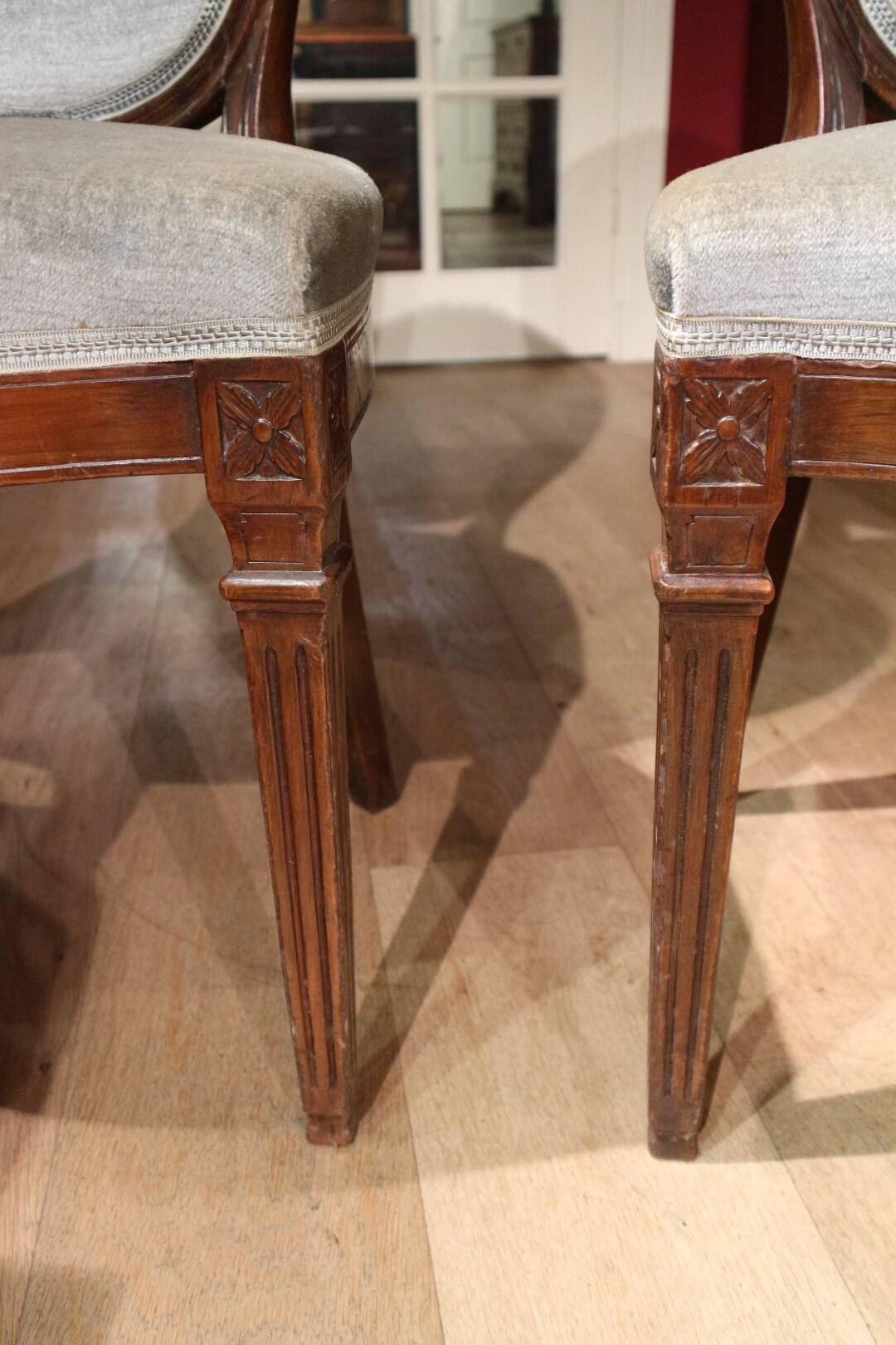 Set of 4 antique mahogany dining room chairs Louis Seize 1780-1810