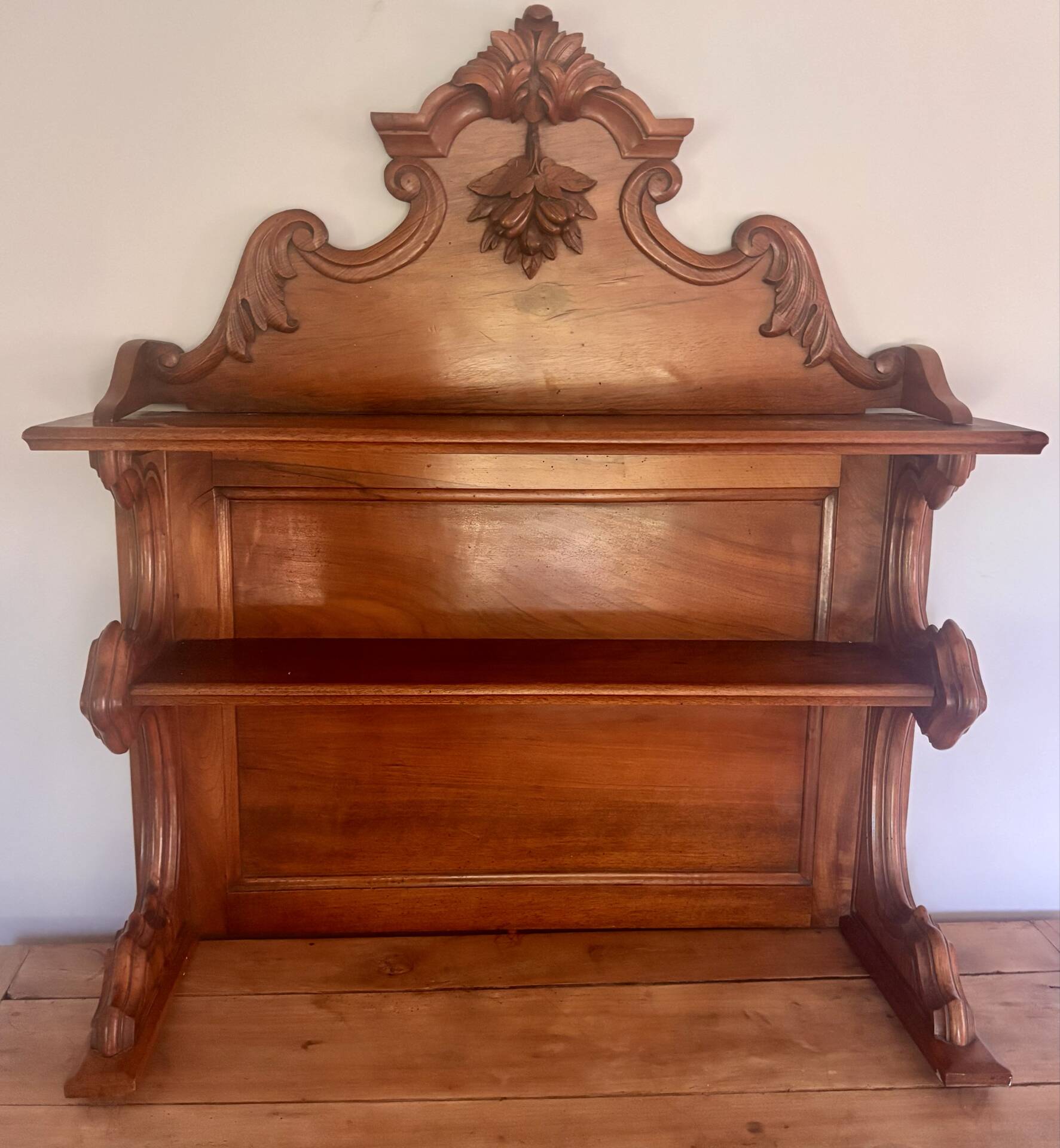 Elegant French Wall Shelf Saint-Hubert – Carved Walnut, Late 11th Century
