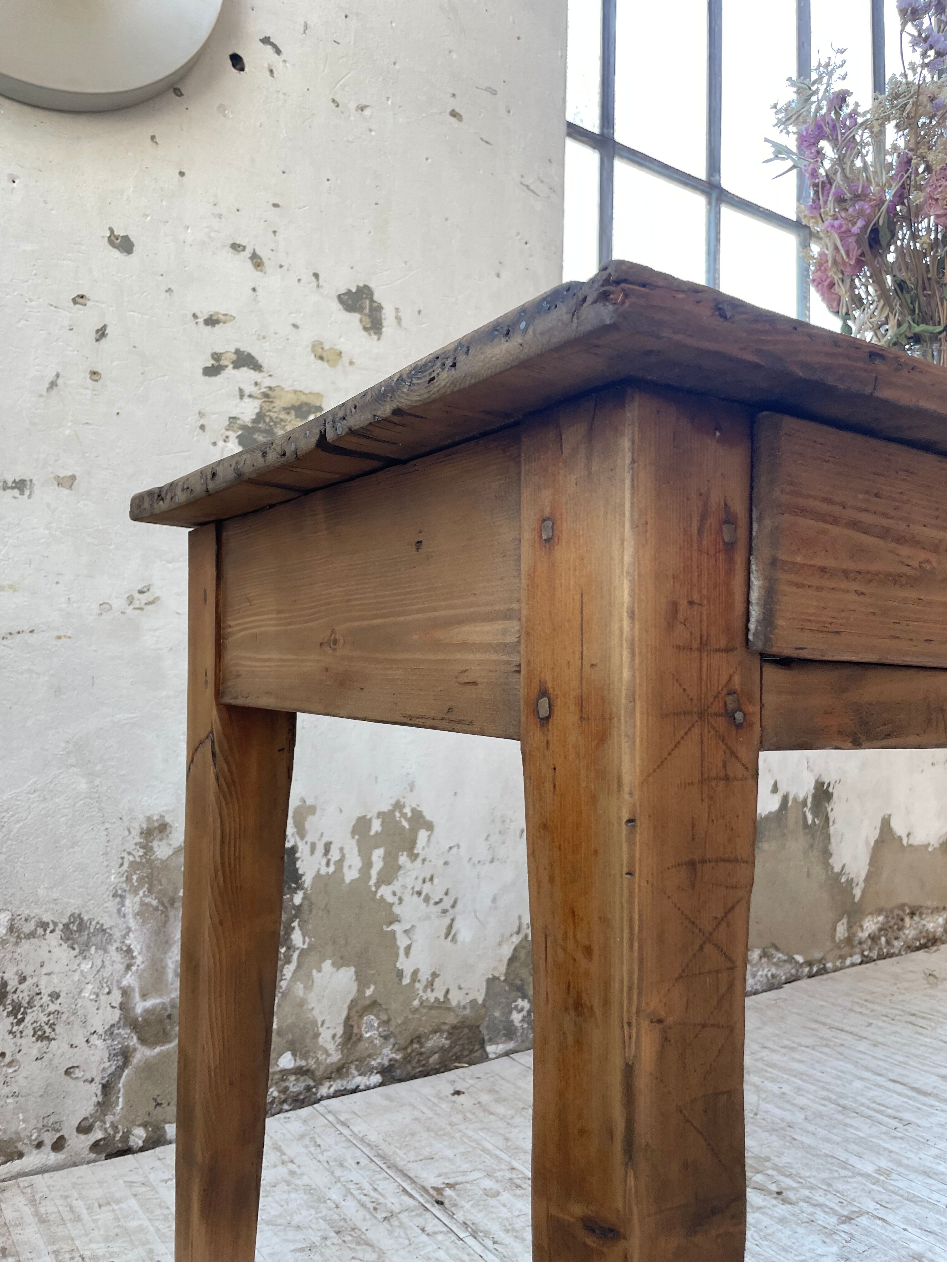Farmhouse table pine multi-drawers