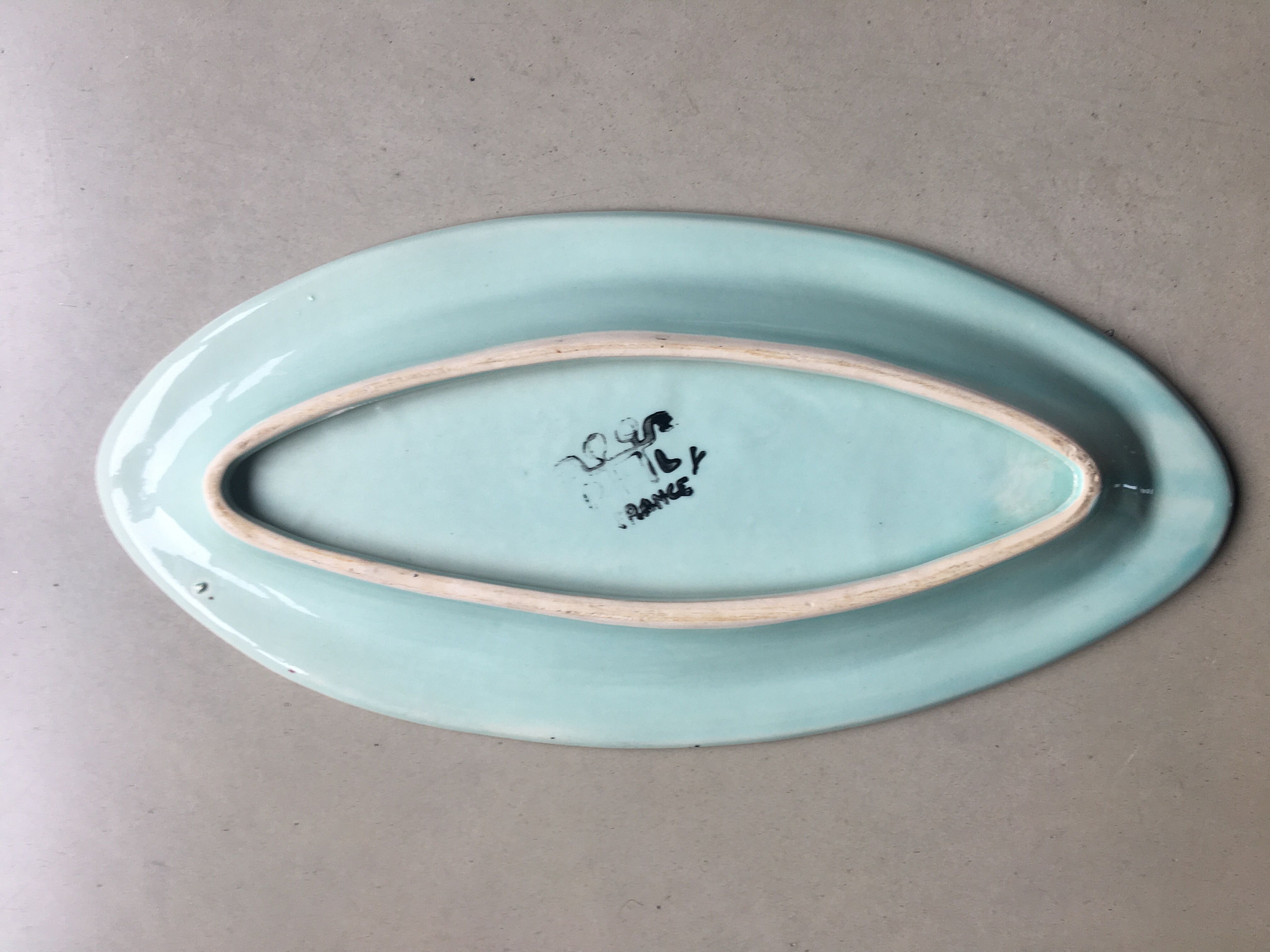 Plat en céramique de Jacques Pouchain