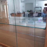 Wall display case in vintage oak veneer