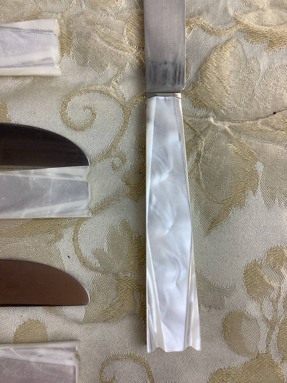 Box of 12 vintage knives