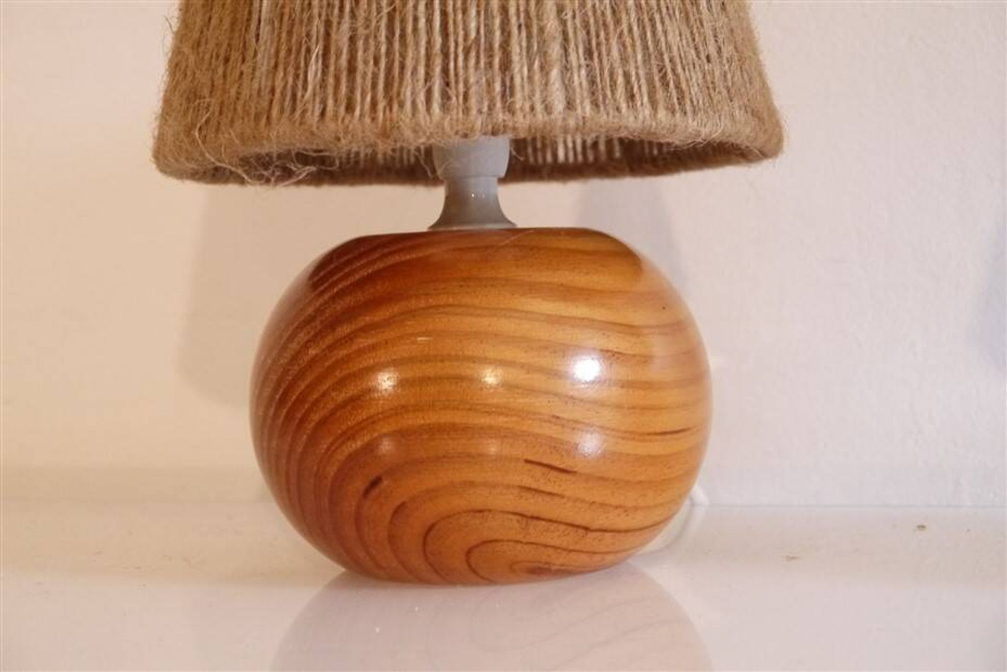 Paire de lampes vintage en bois et corde 1970