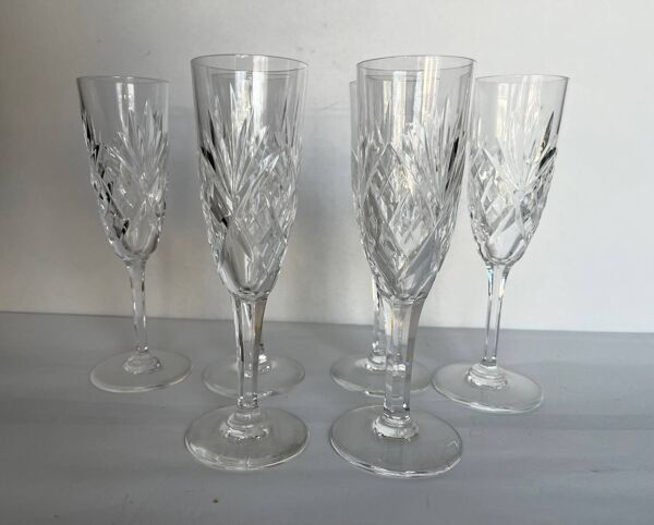 6 flutes à champagne en cristal de Saint Louis