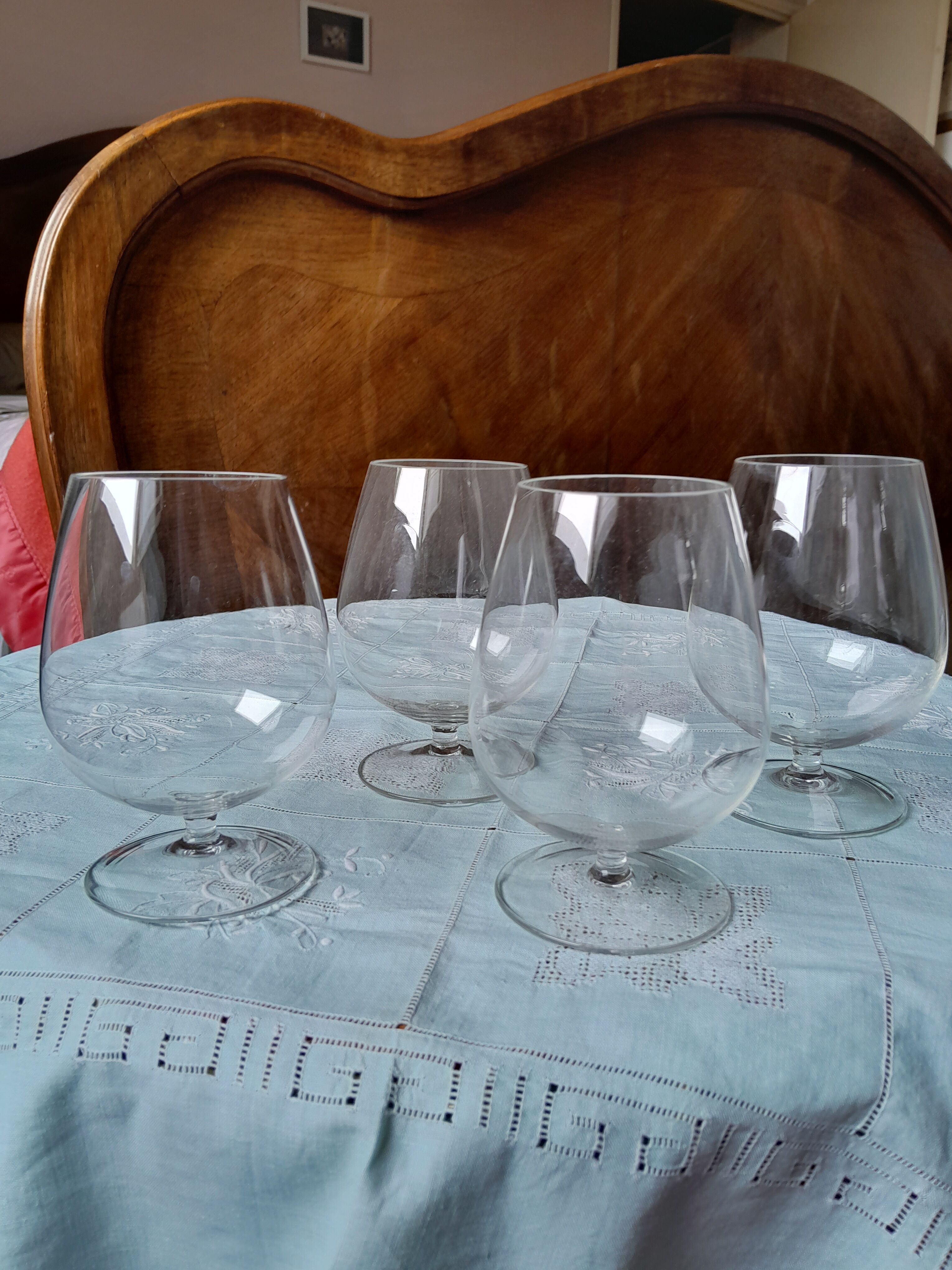 Large crystal cognac balloons