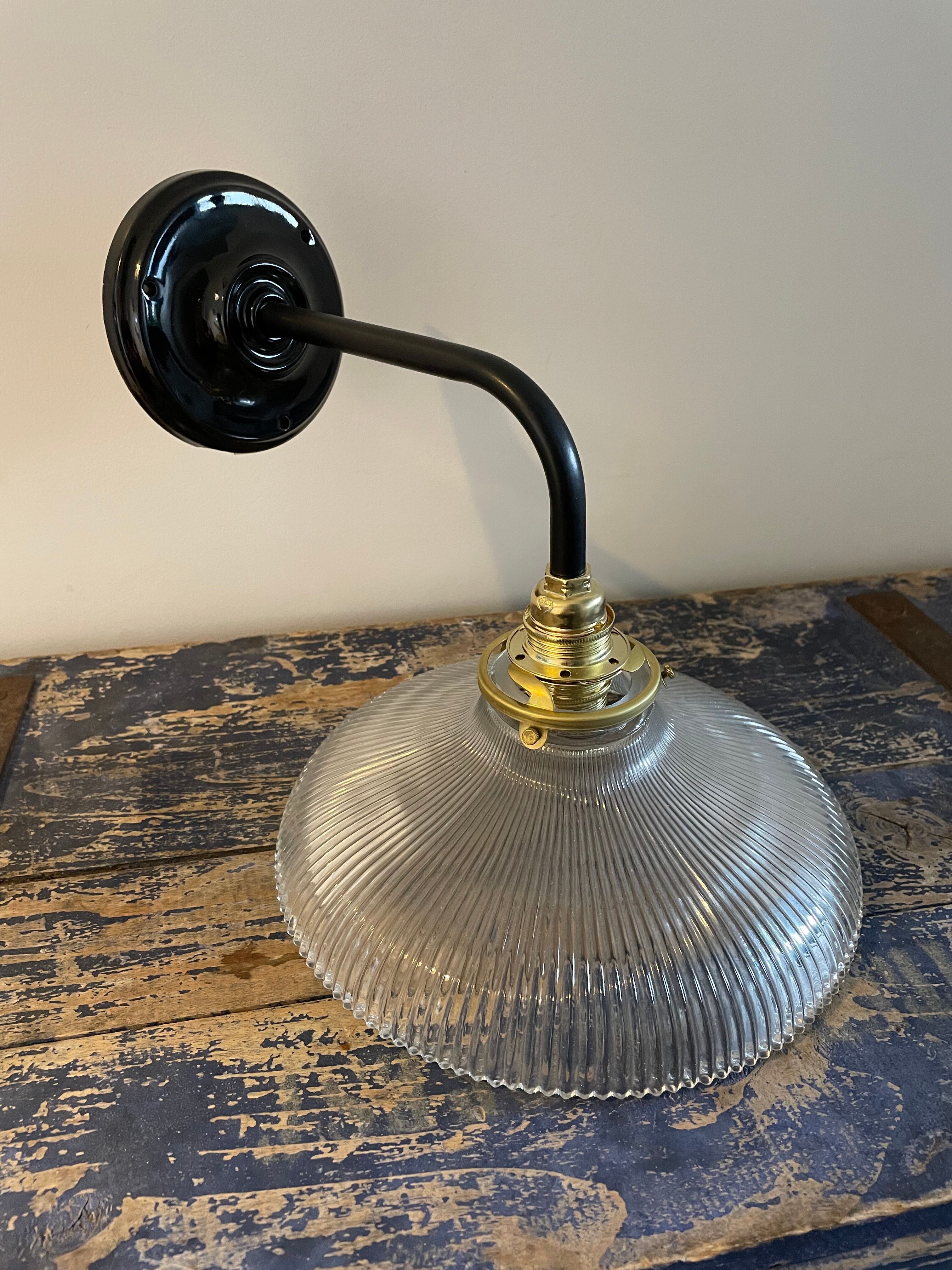 Applique vintage en verre holophane électrifiée à neuf