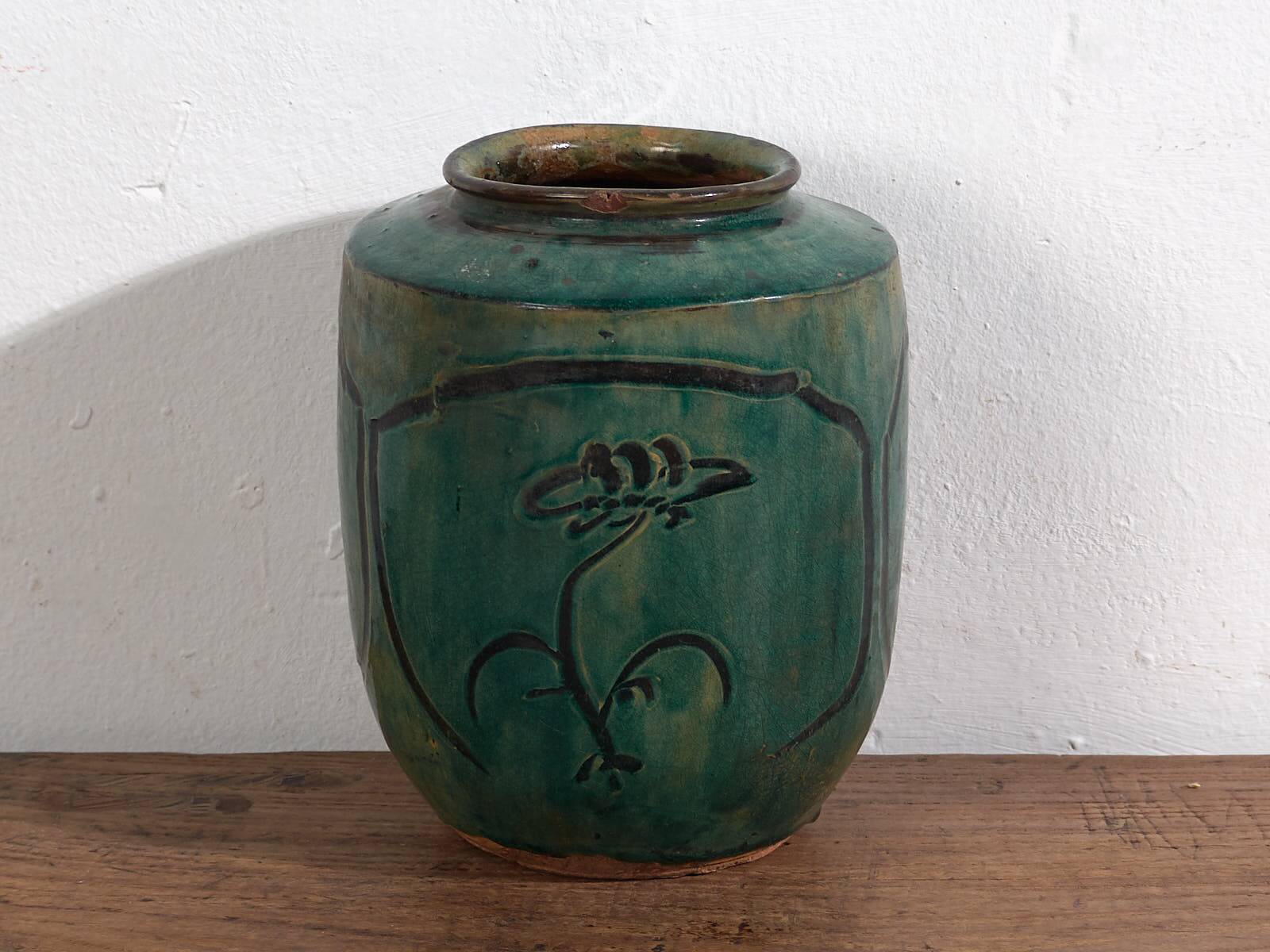 Ancient Asian vase with floral details (c.1820) #14